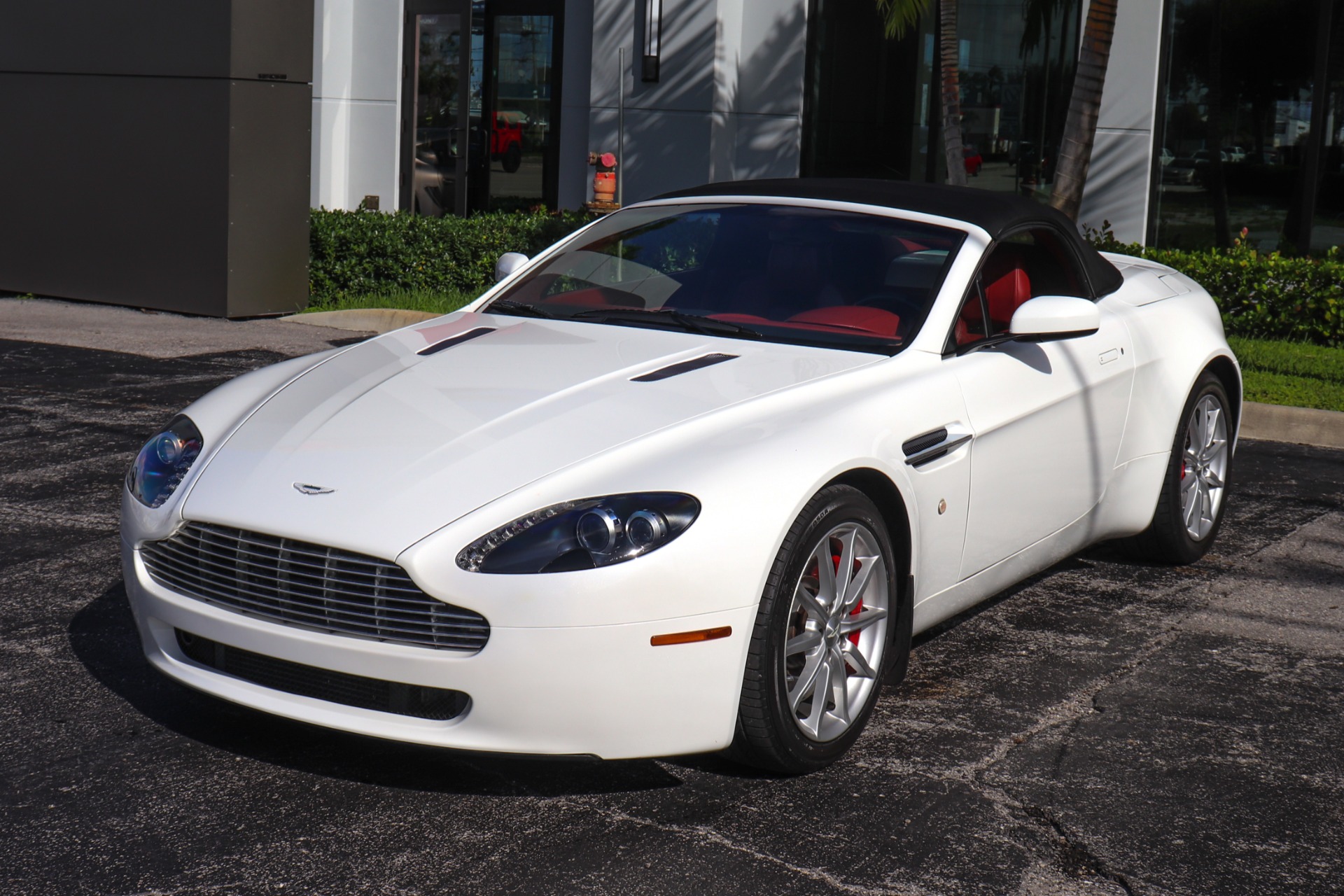 Used-2008-Aston-Martin-V8-Vantage-Roadster