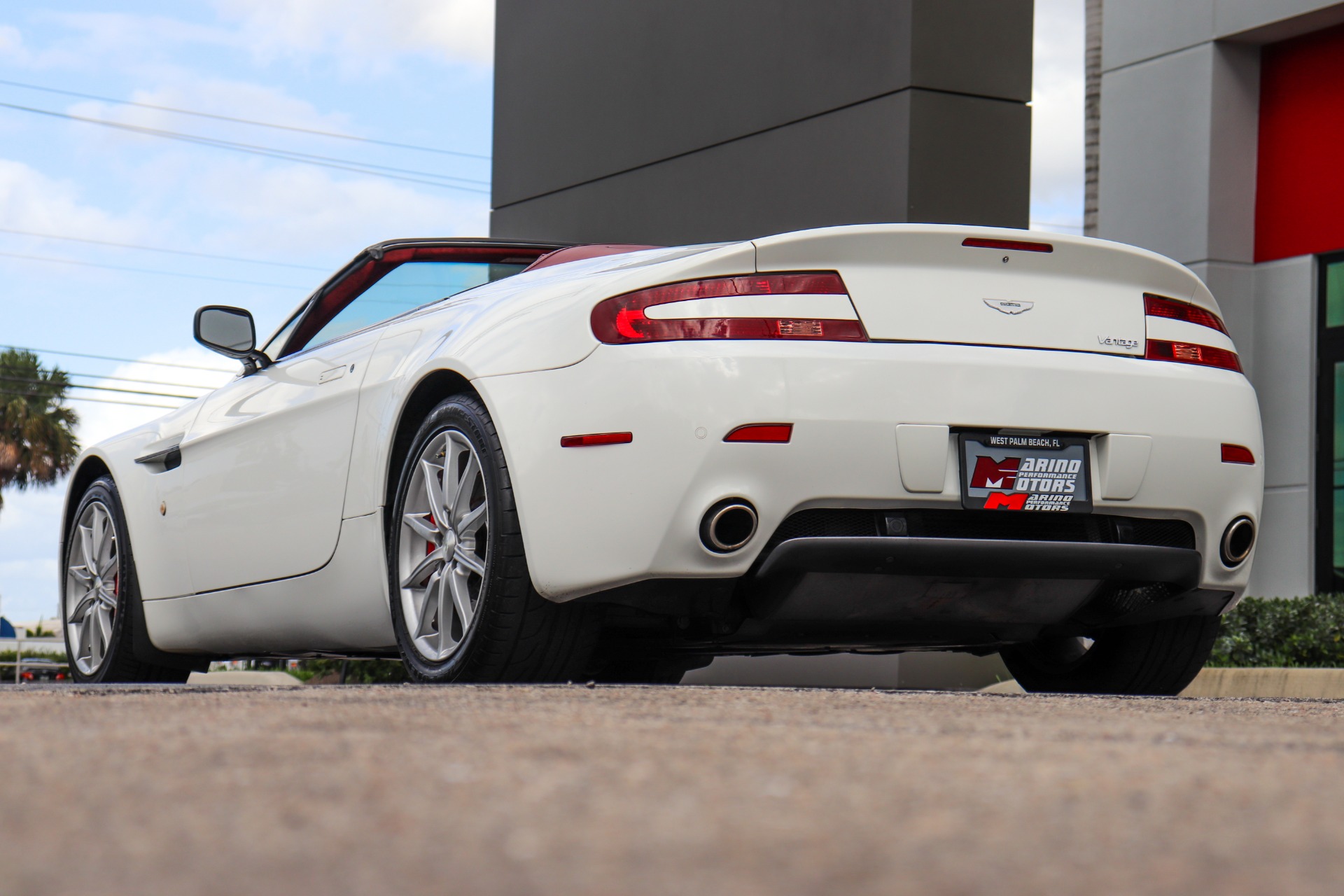 Used-2008-Aston-Martin-V8-Vantage-Roadster