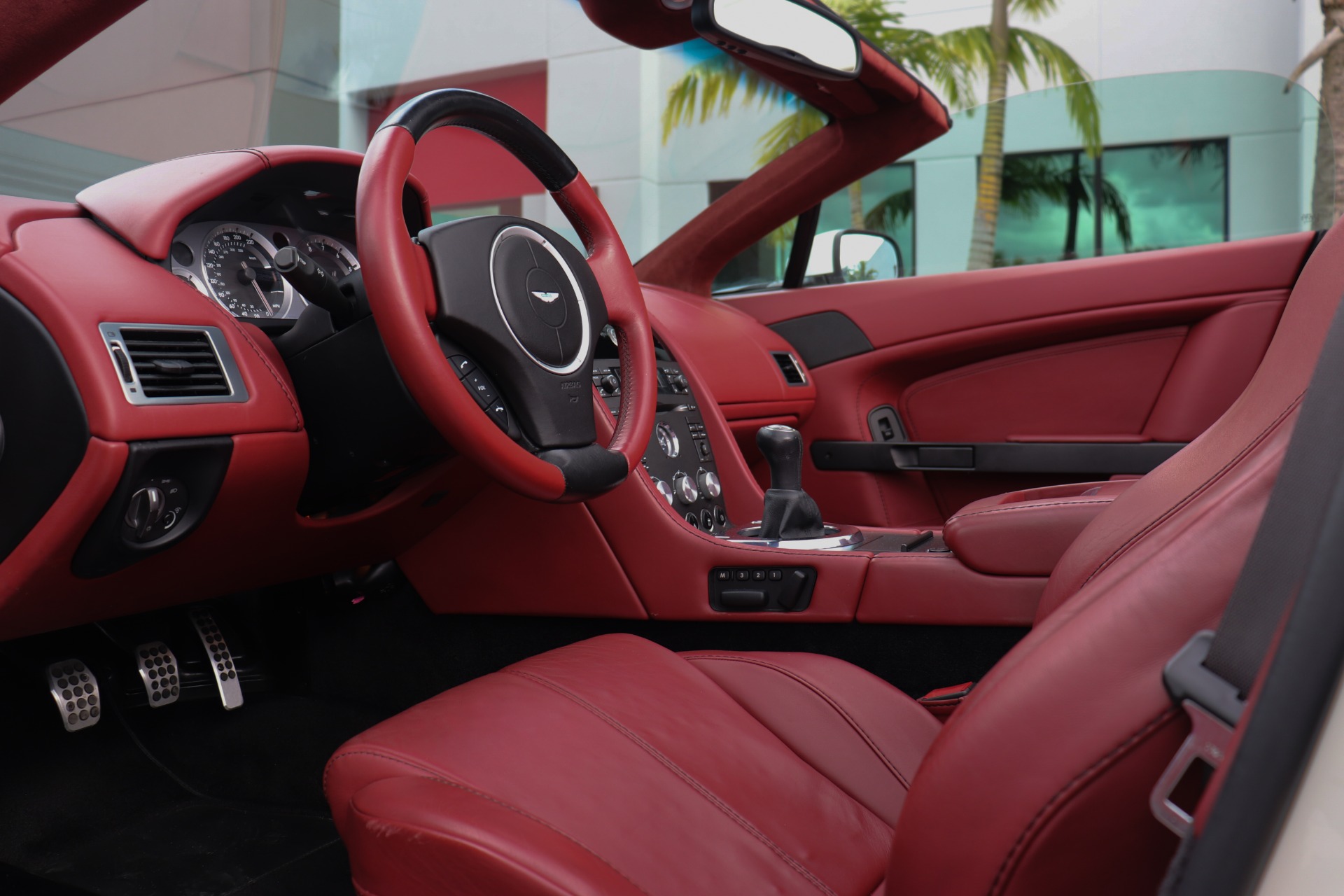 Used-2008-Aston-Martin-V8-Vantage-Roadster
