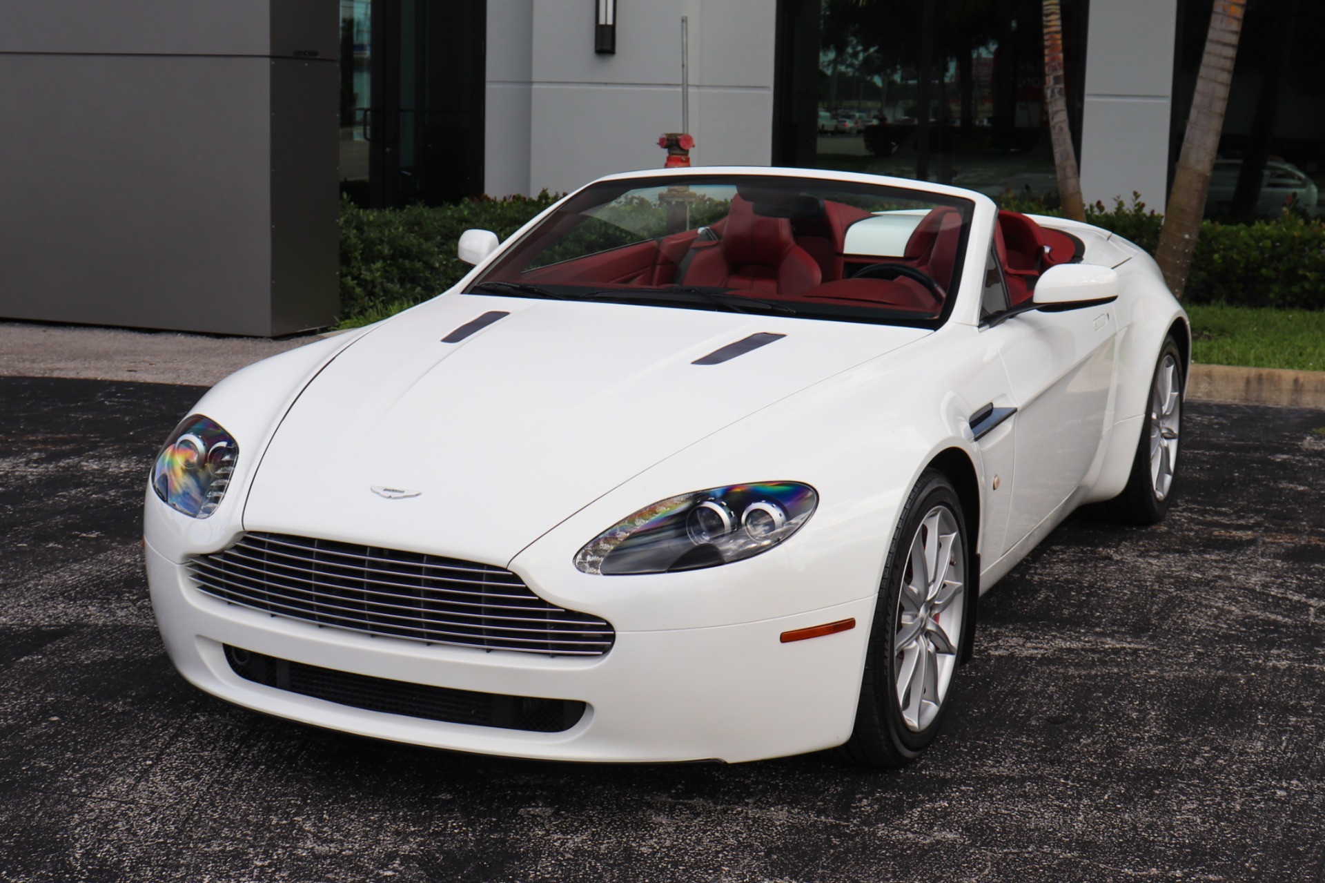 Used-2008-Aston-Martin-V8-Vantage-Roadster