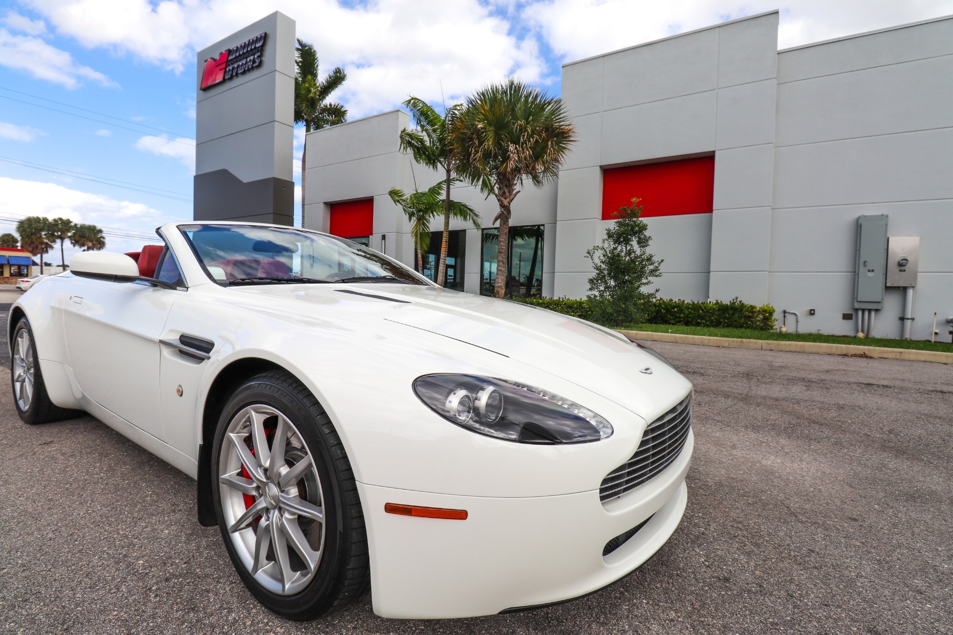 Used-2008-Aston-Martin-V8-Vantage-Roadster
