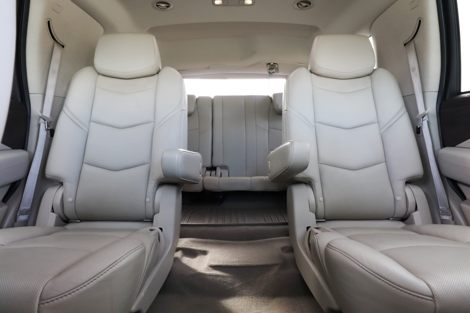 Used-2017-Cadillac-Escalade-Luxury