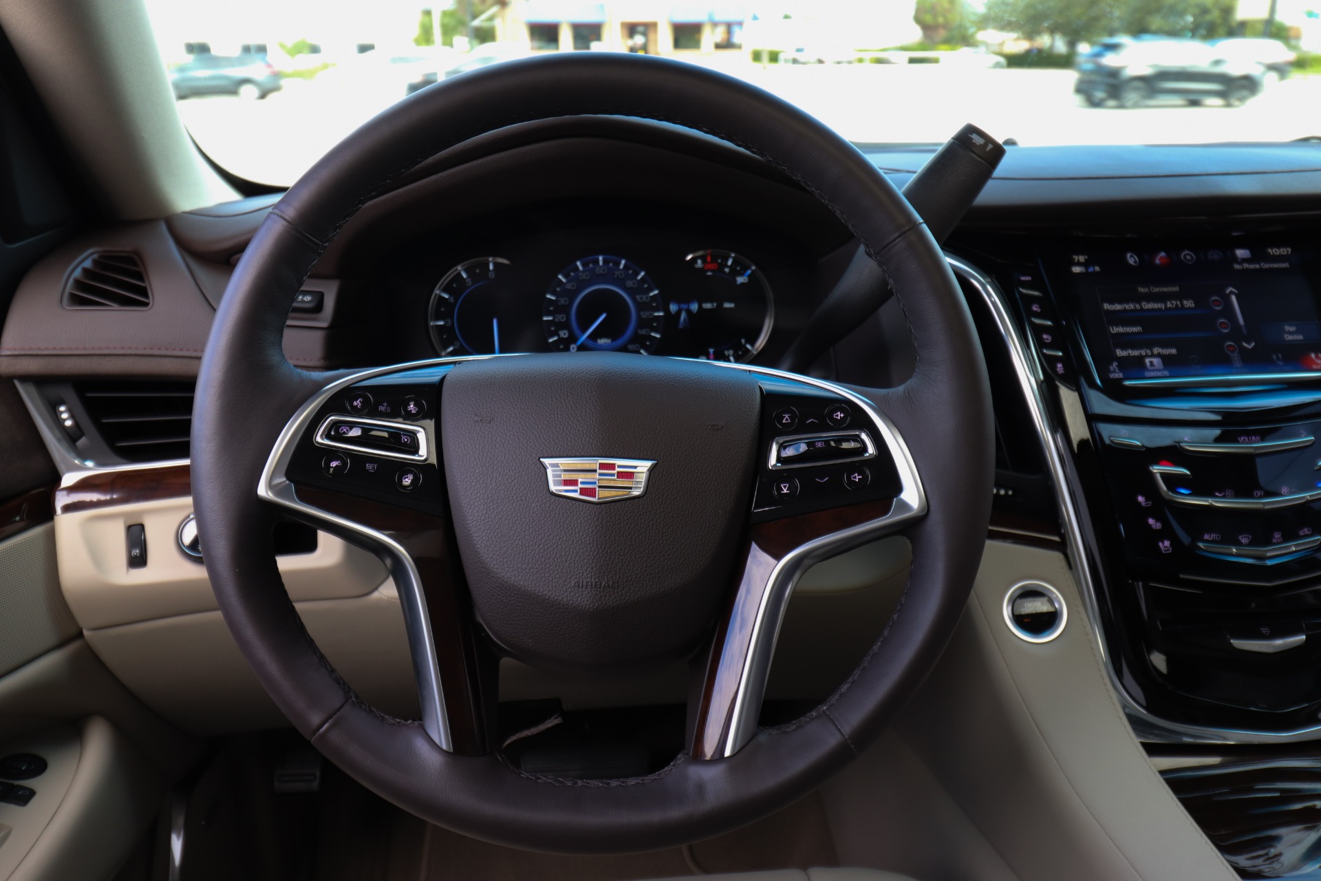 Used-2017-Cadillac-Escalade-Luxury