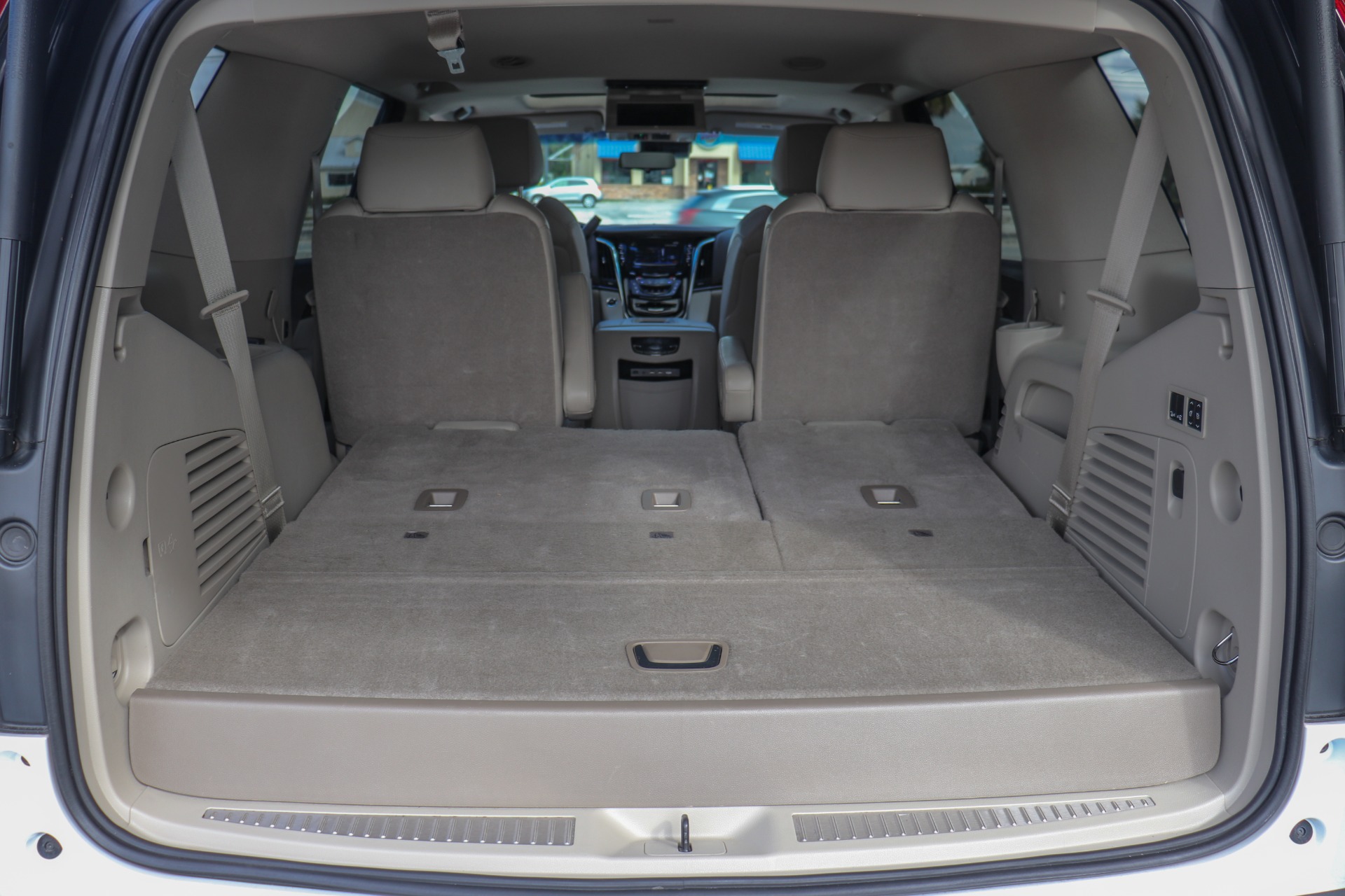 Used-2017-Cadillac-Escalade-Luxury