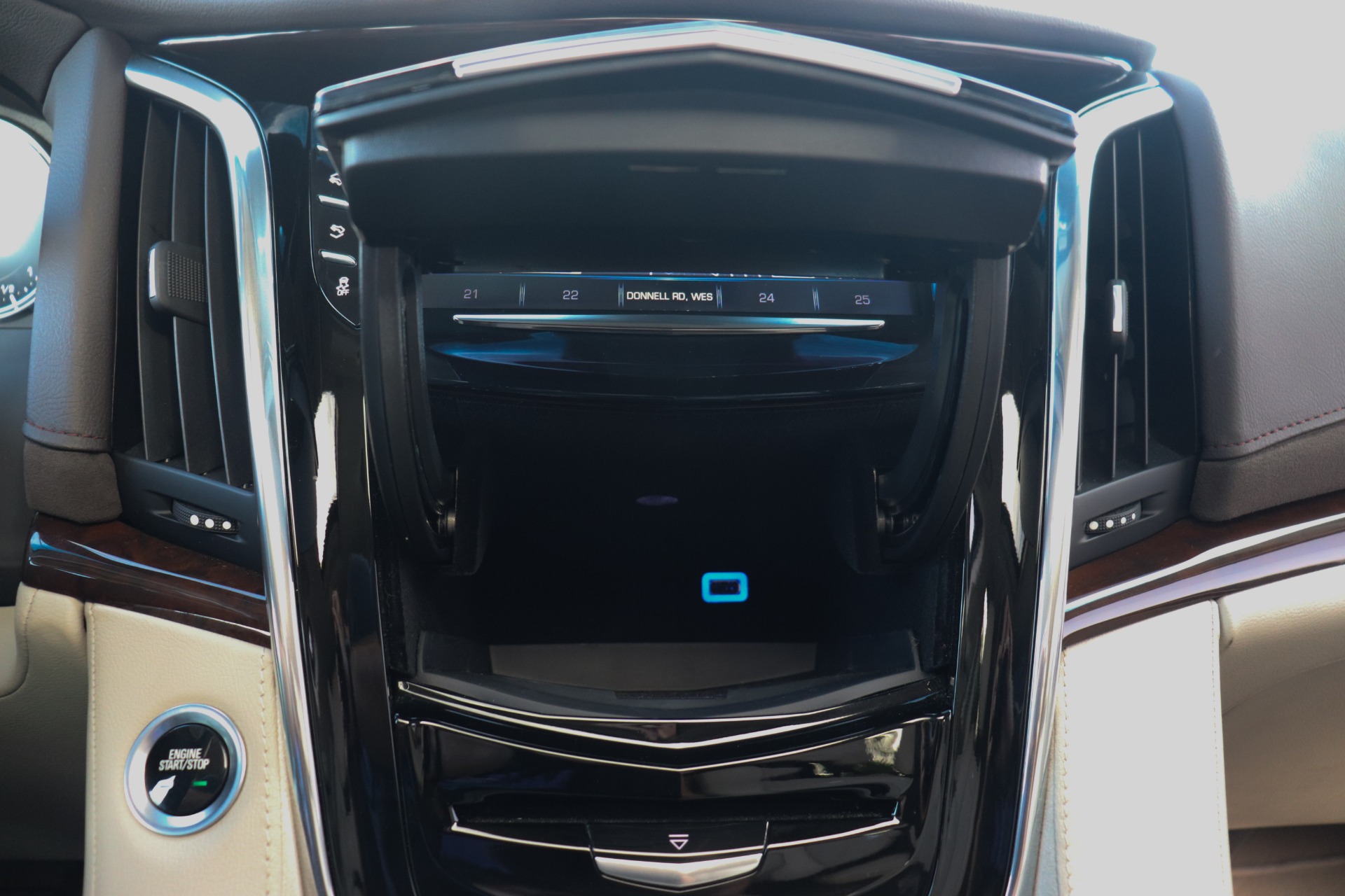 Used-2017-Cadillac-Escalade-Luxury