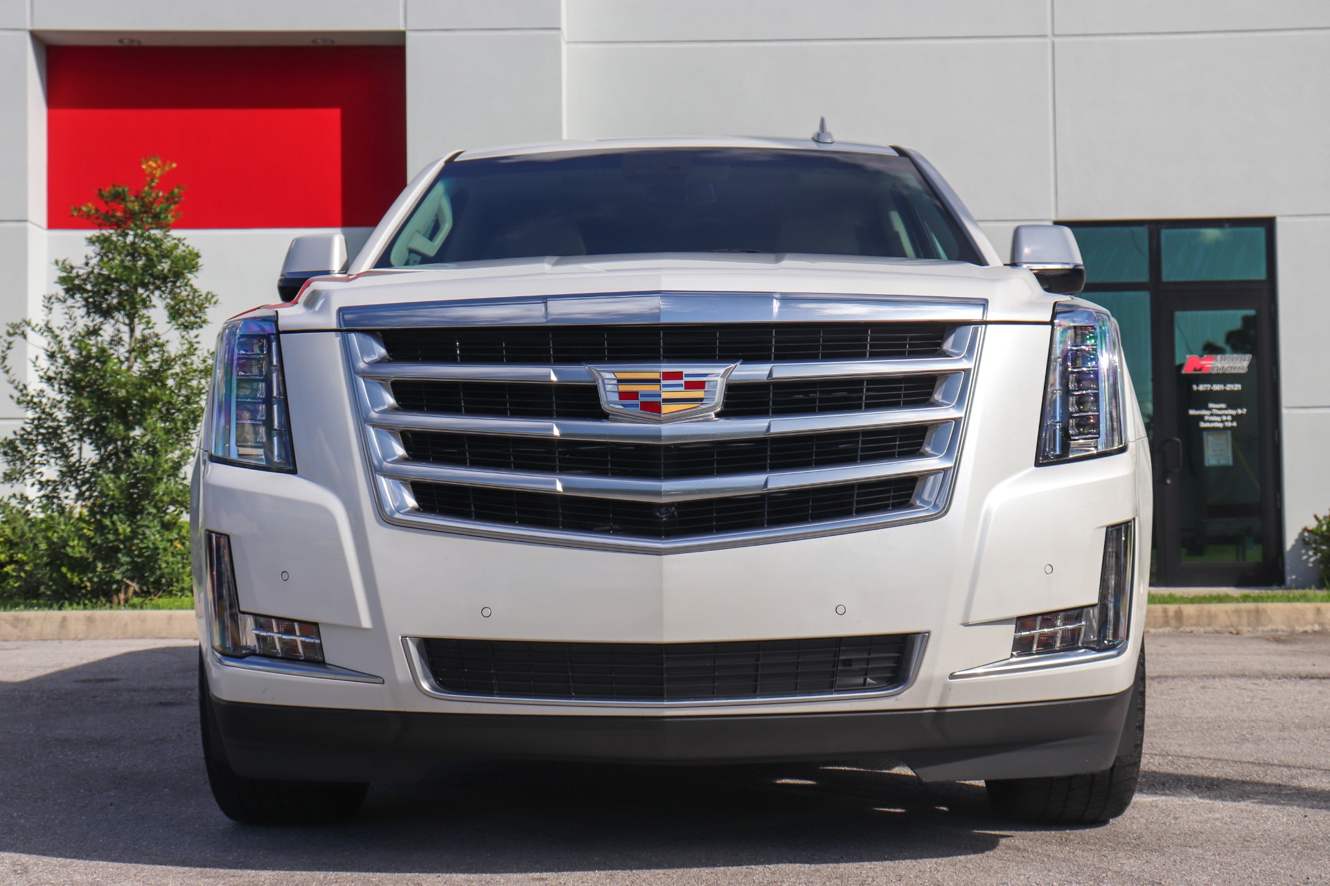 Used-2017-Cadillac-Escalade-Luxury