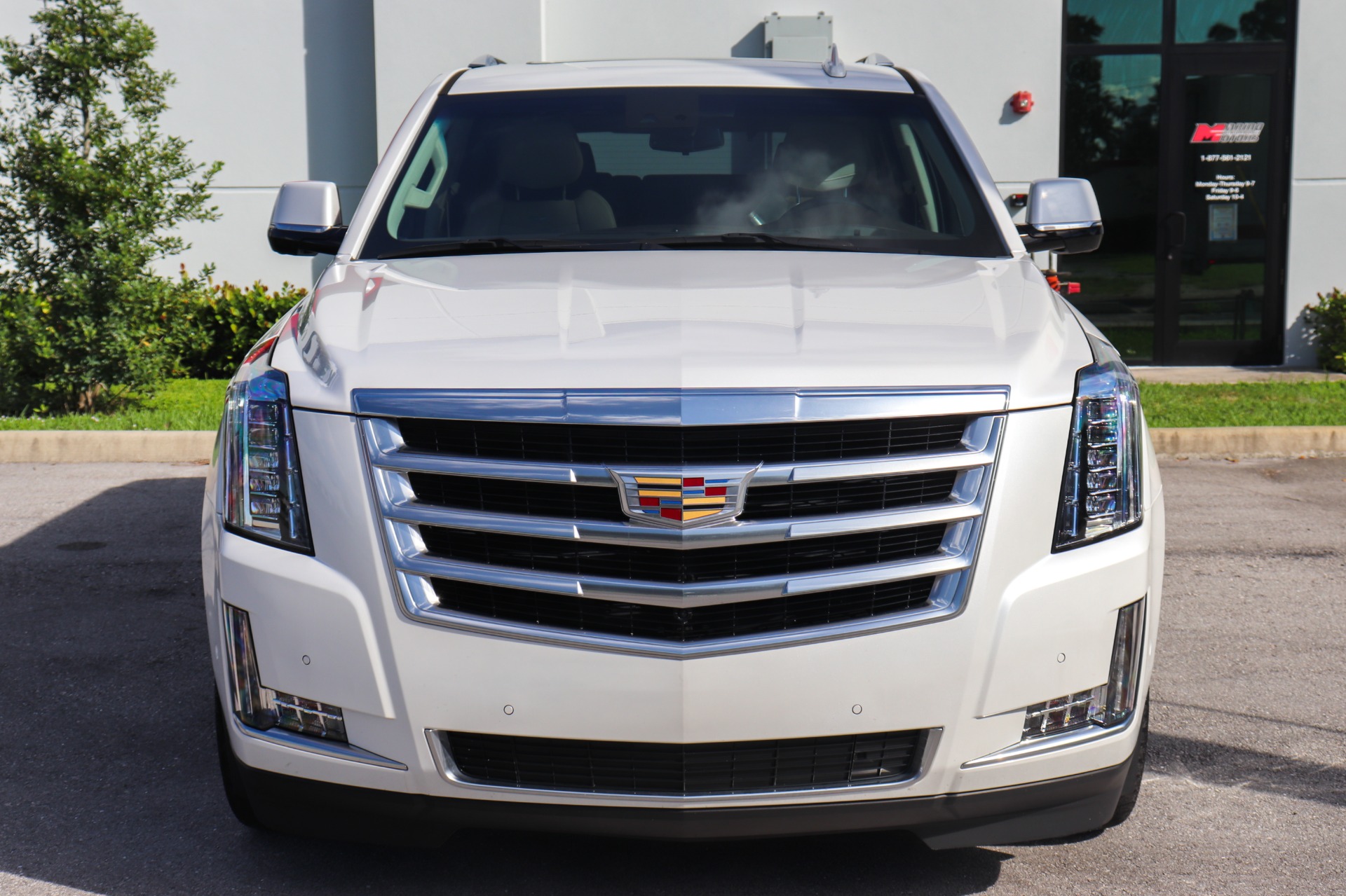 Used-2017-Cadillac-Escalade-Luxury