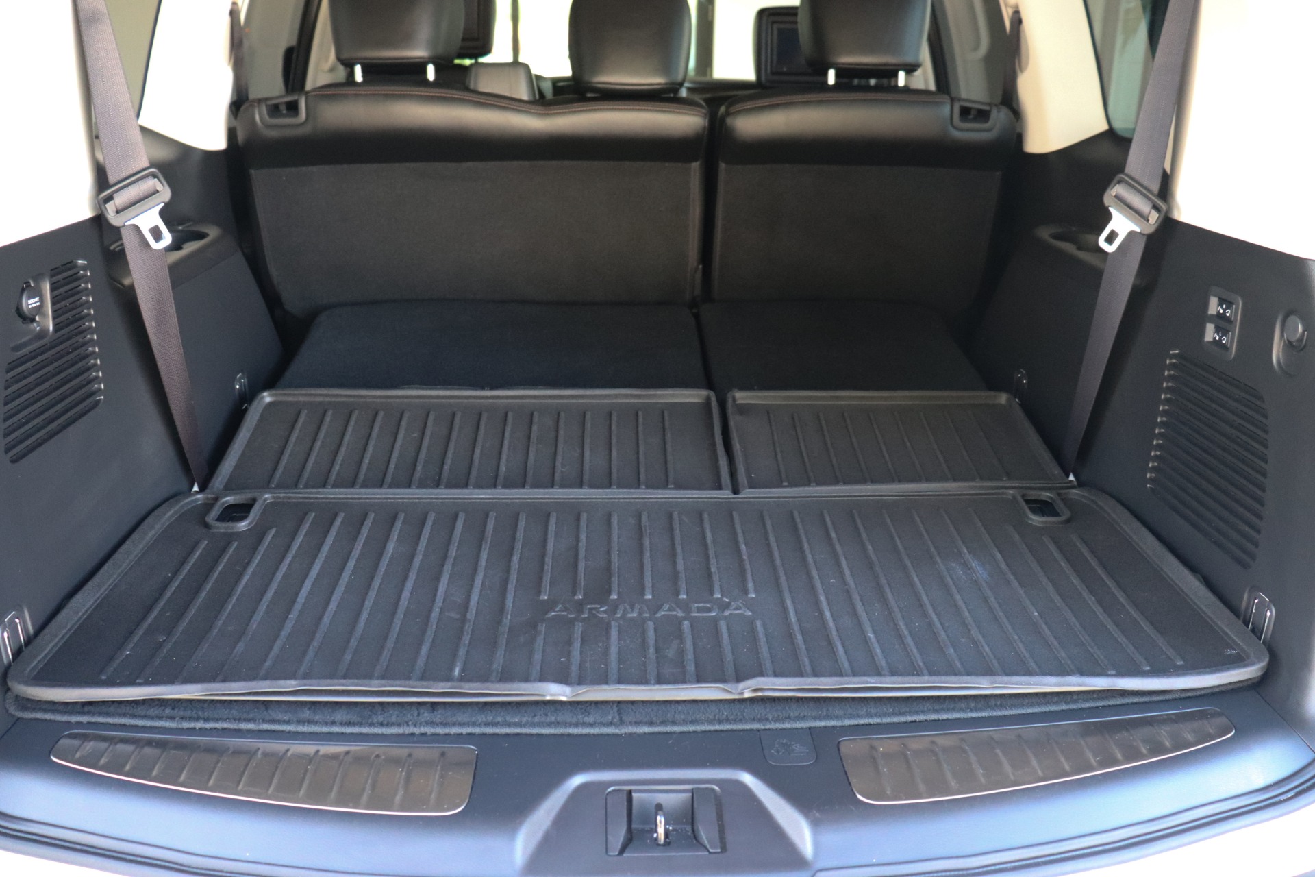 Used-2017-Nissan-Armada-Platinum