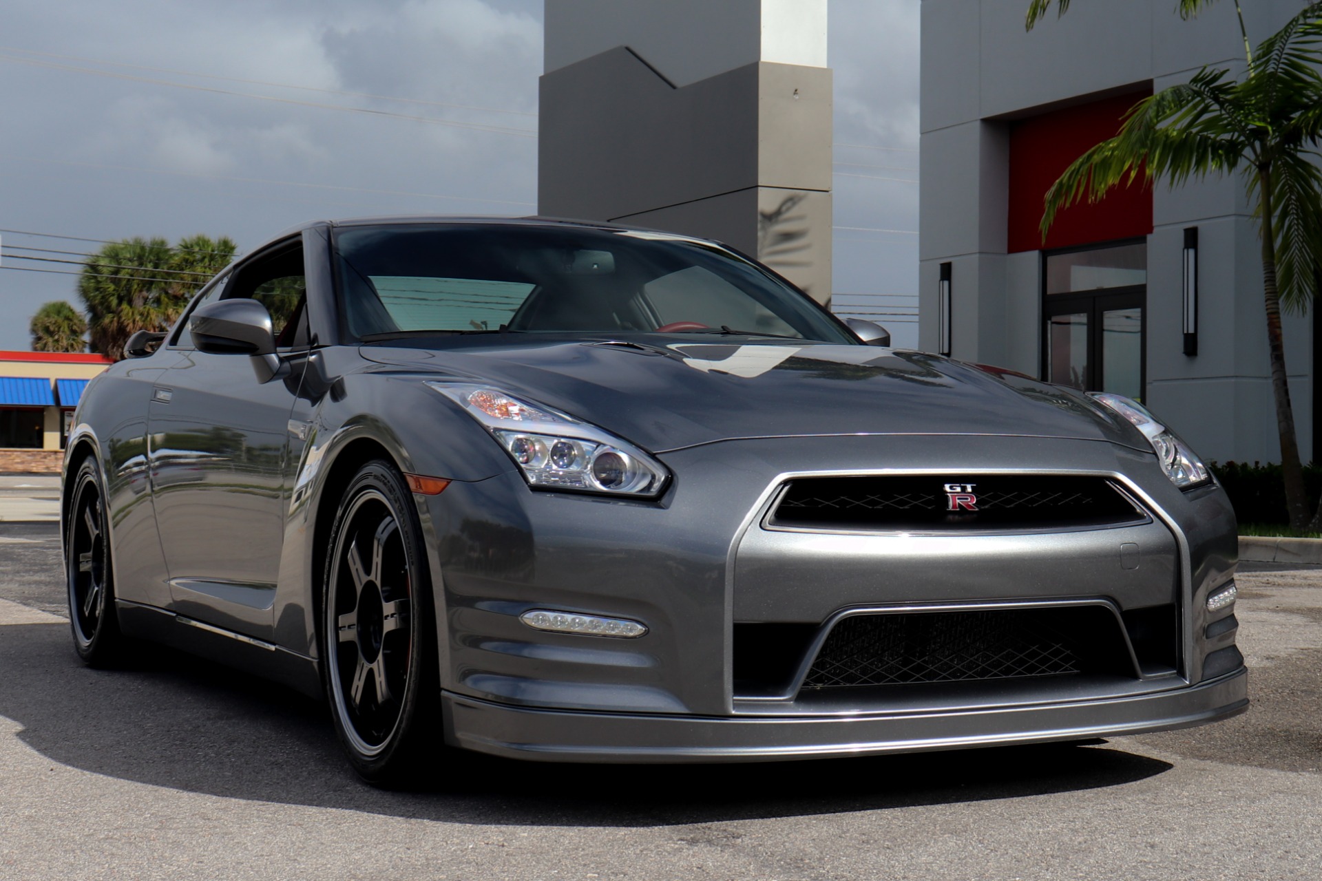 Used-2016-Nissan-GT-R-Black-Edition