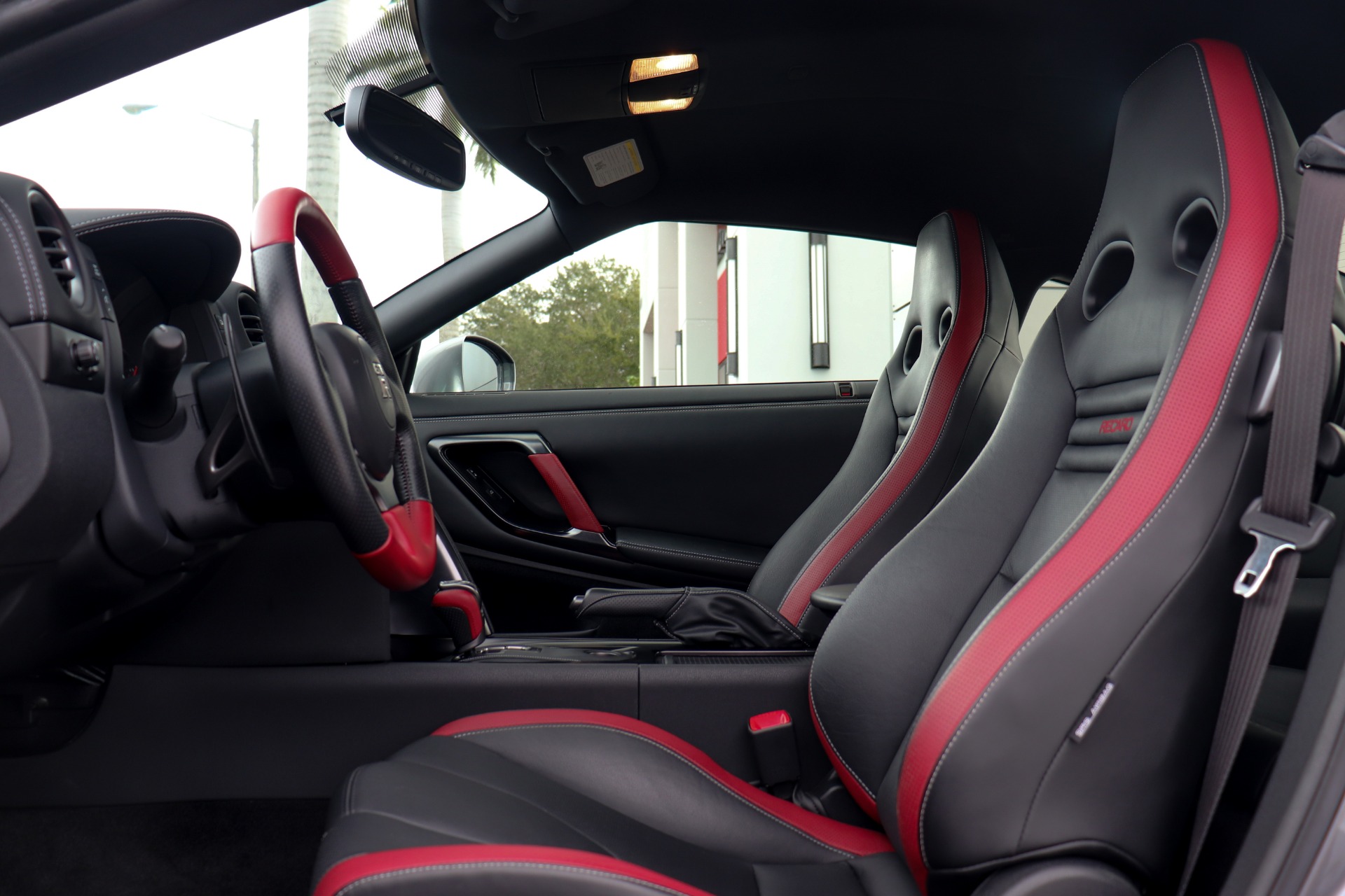 Used-2016-Nissan-GT-R-Black-Edition