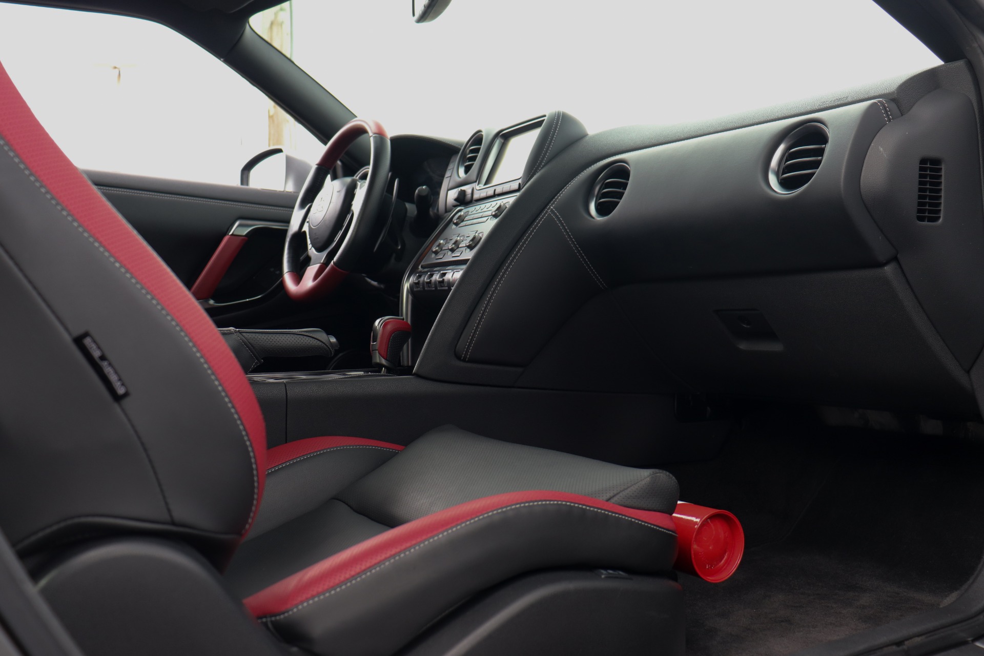 Used-2016-Nissan-GT-R-Black-Edition