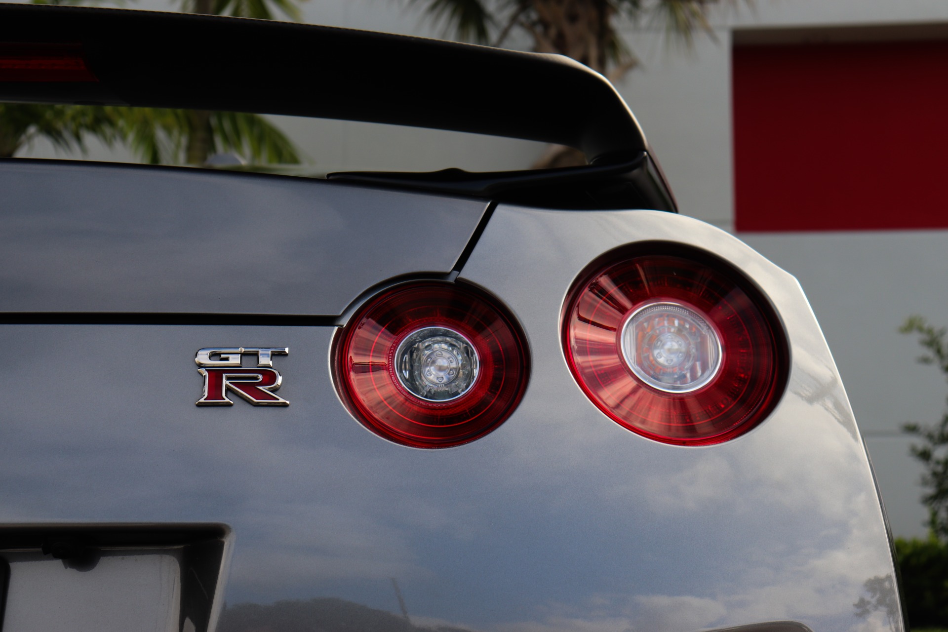 Used-2016-Nissan-GT-R-Black-Edition