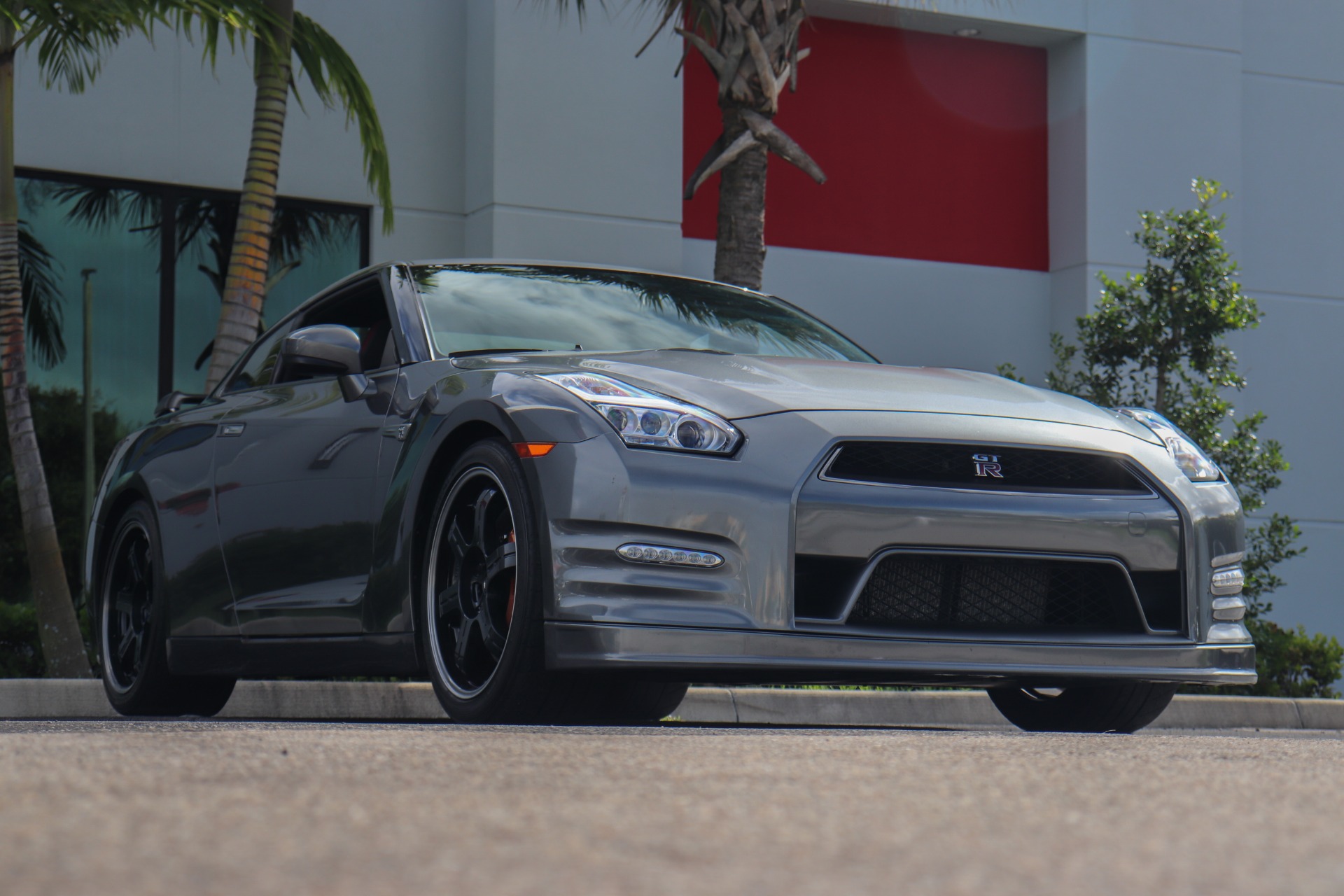 Used-2016-Nissan-GT-R-Black-Edition