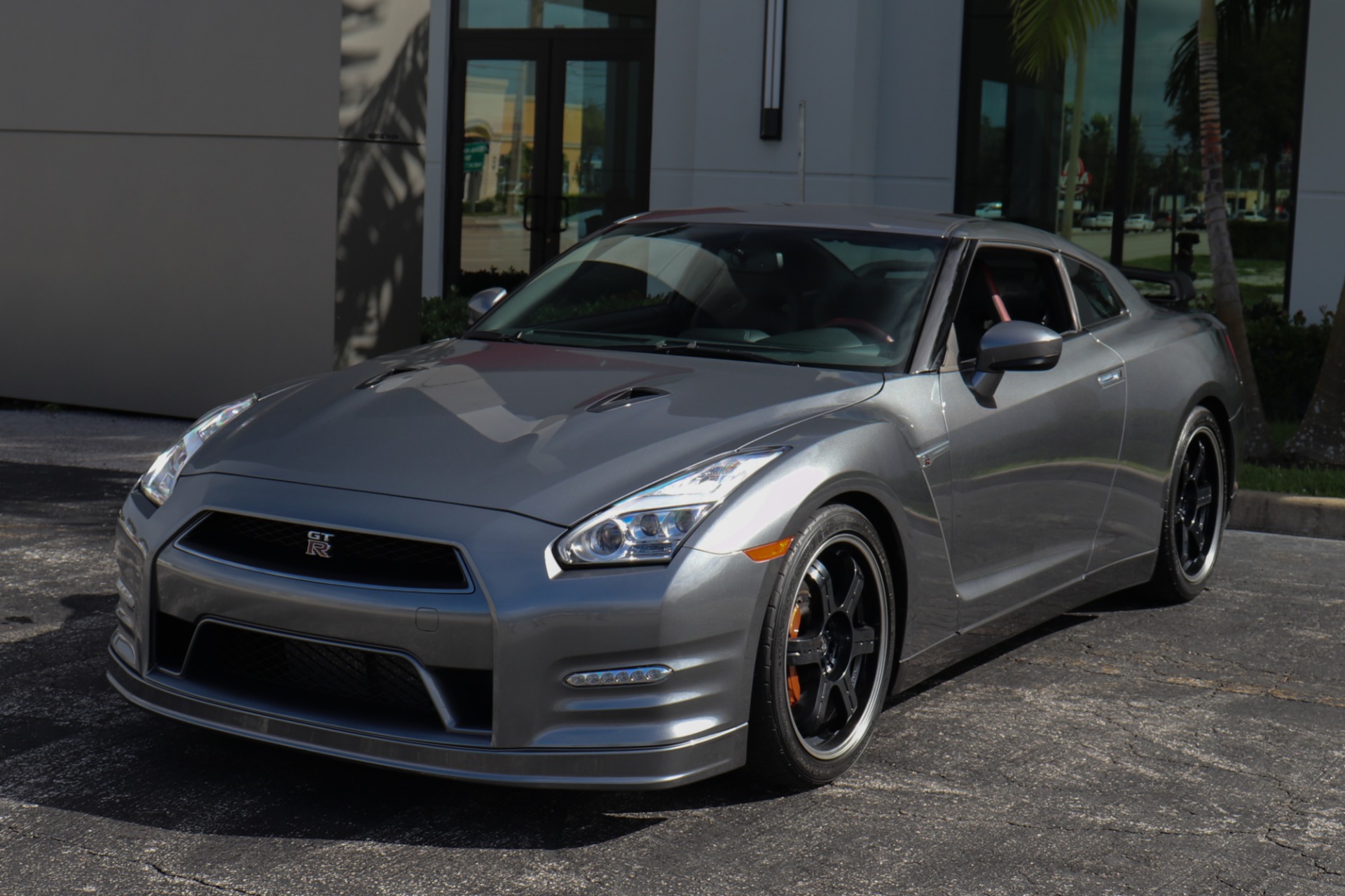 Used-2016-Nissan-GT-R-Black-Edition