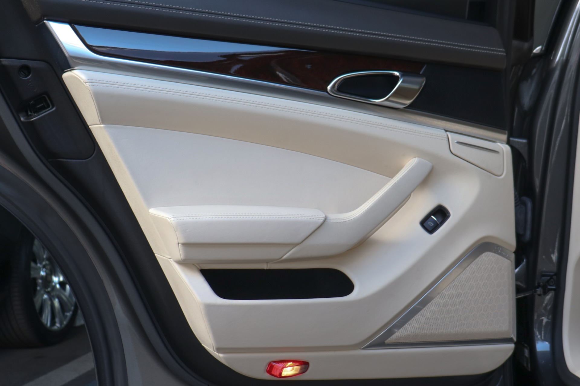 Used-2013-Porsche-Panamera-Turbo