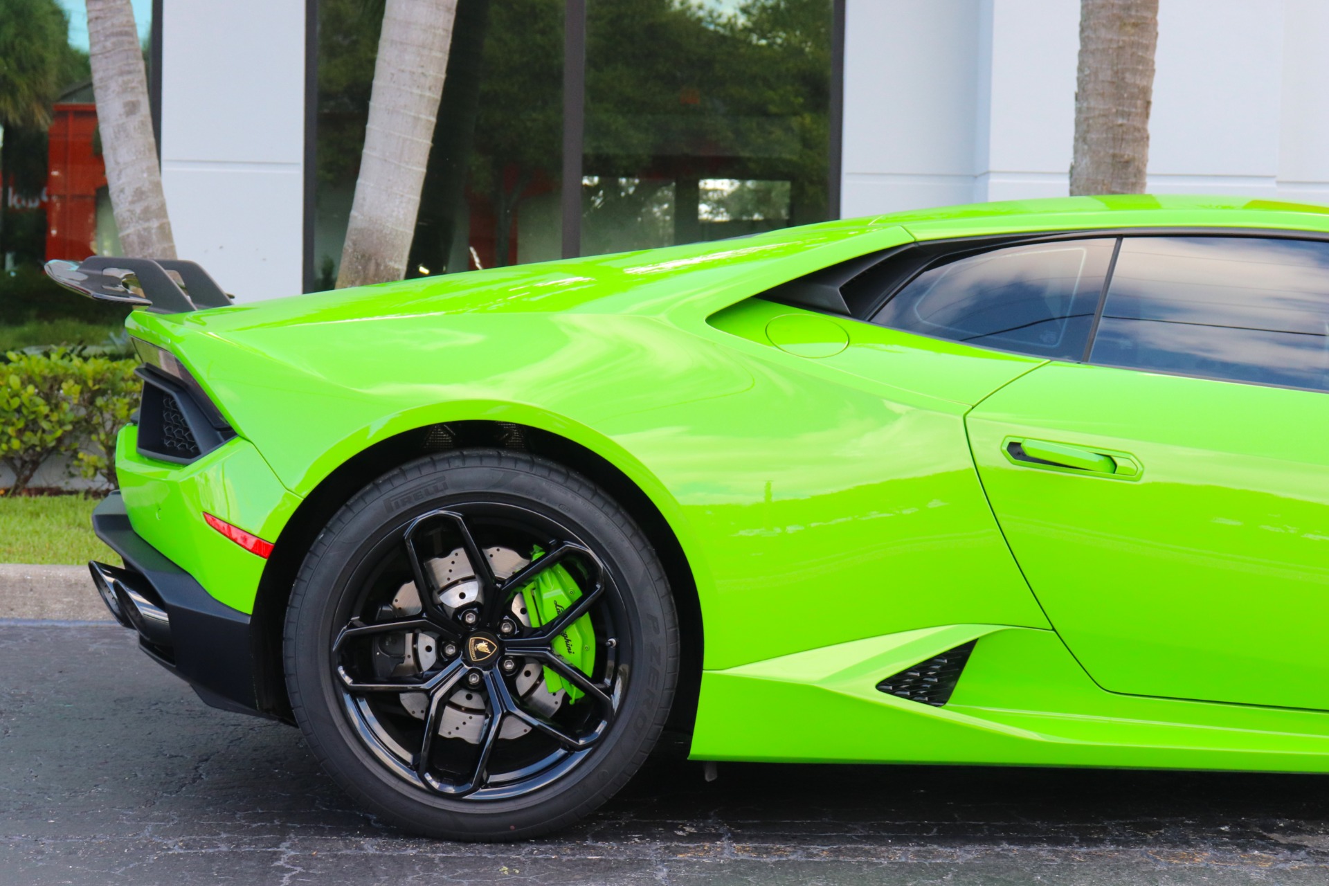 Used-2018-Lamborghini-Huracan-LP-580-2