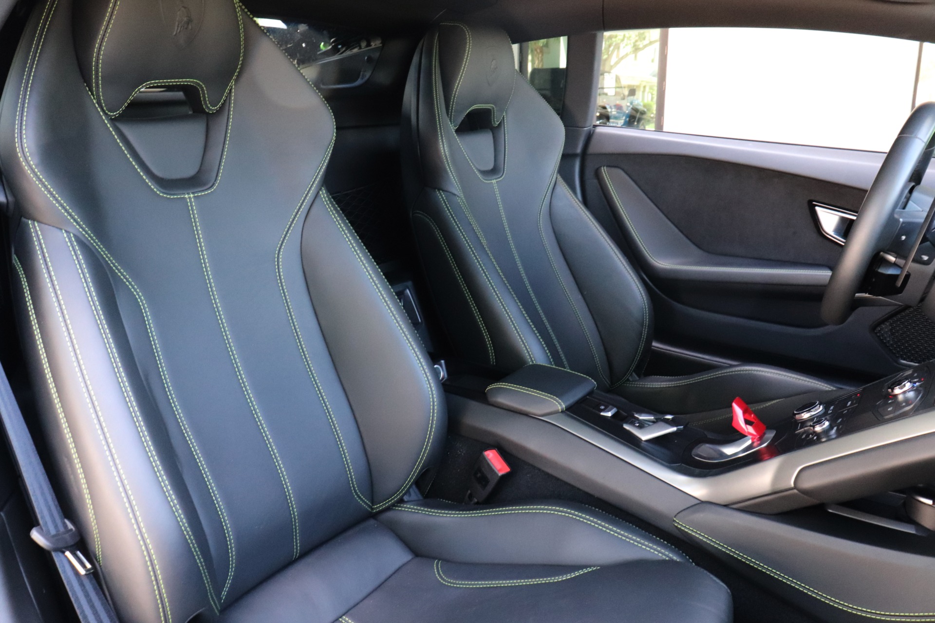 Used-2018-Lamborghini-Huracan-LP-580-2
