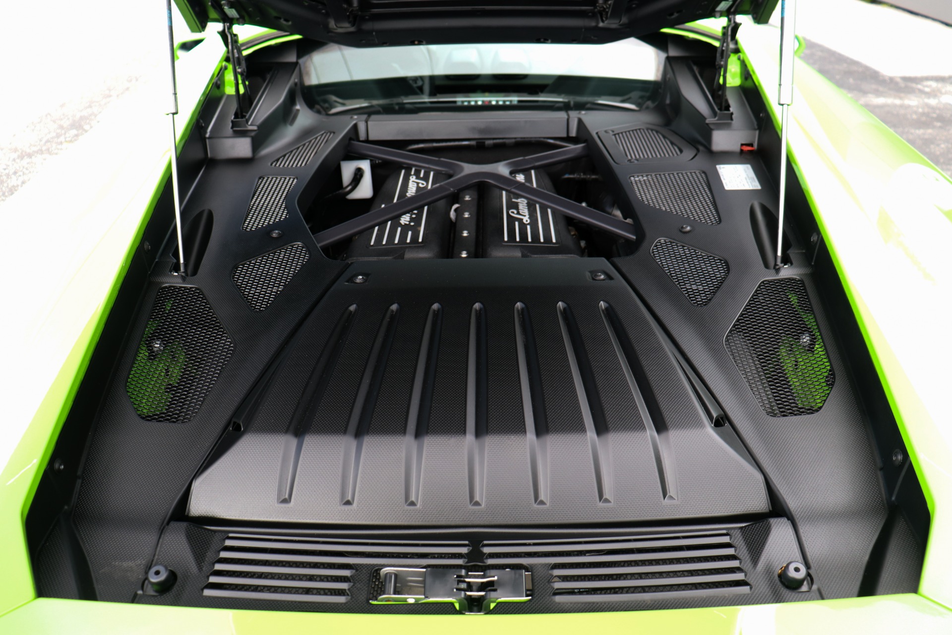 Used-2018-Lamborghini-Huracan-LP-580-2