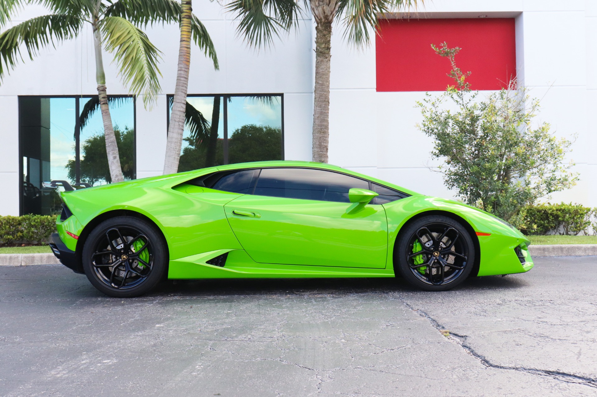 Used-2018-Lamborghini-Huracan-LP-580-2
