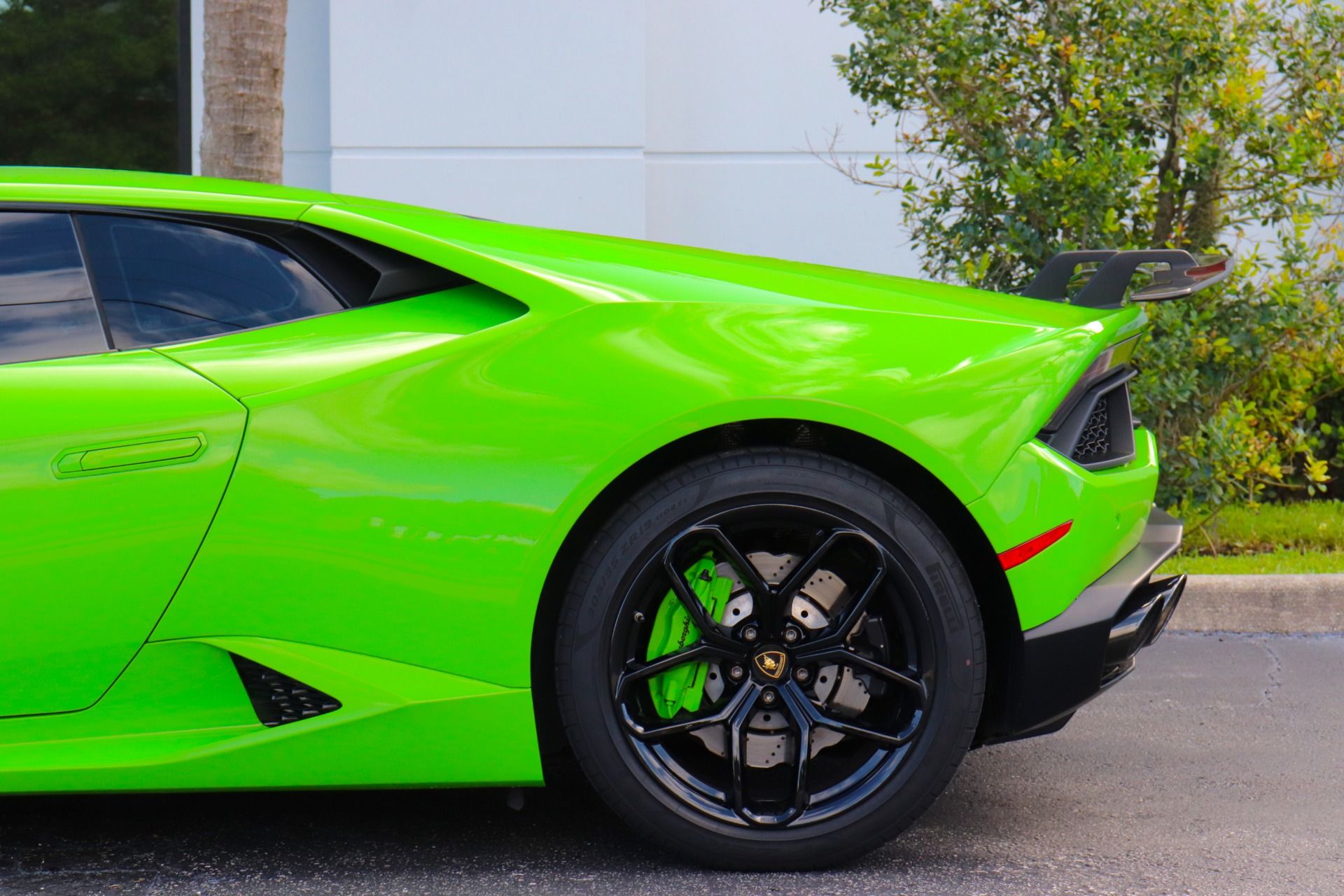 Used-2018-Lamborghini-Huracan-LP-580-2