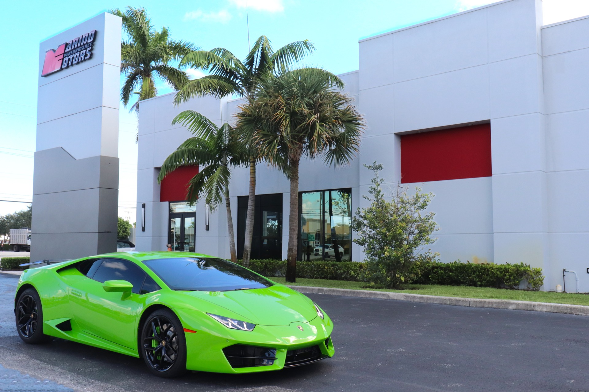 Used-2018-Lamborghini-Huracan-LP-580-2