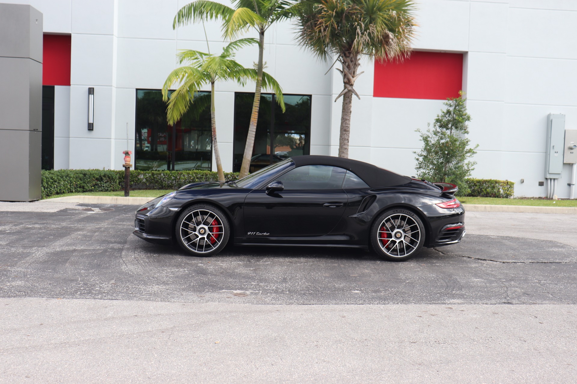 Used-2018-Porsche-911-Turbo