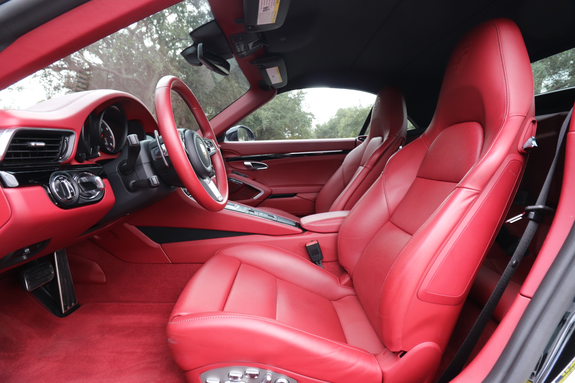 Used-2018-Porsche-911-Turbo