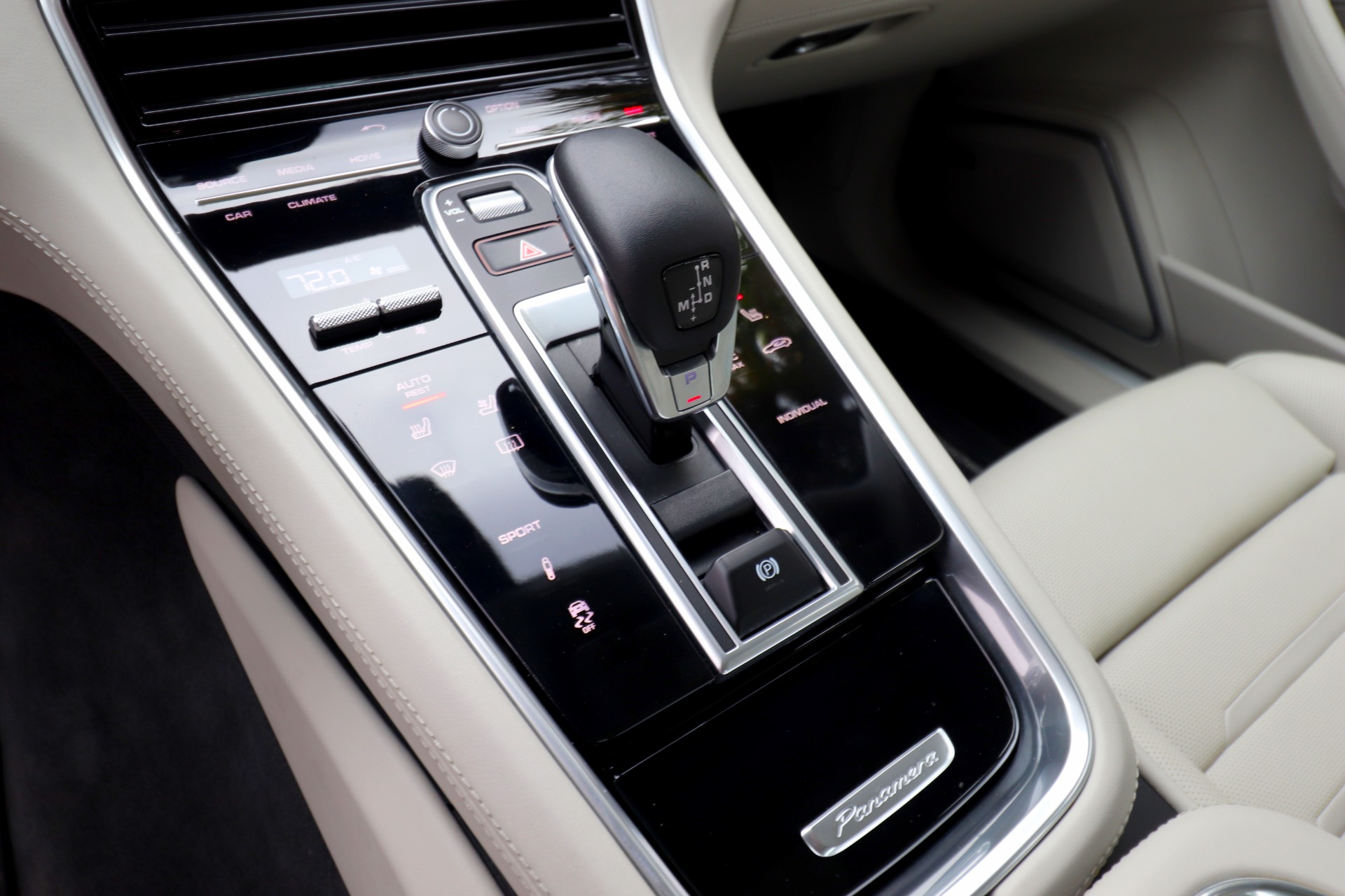 Used-2018-Porsche-Panamera