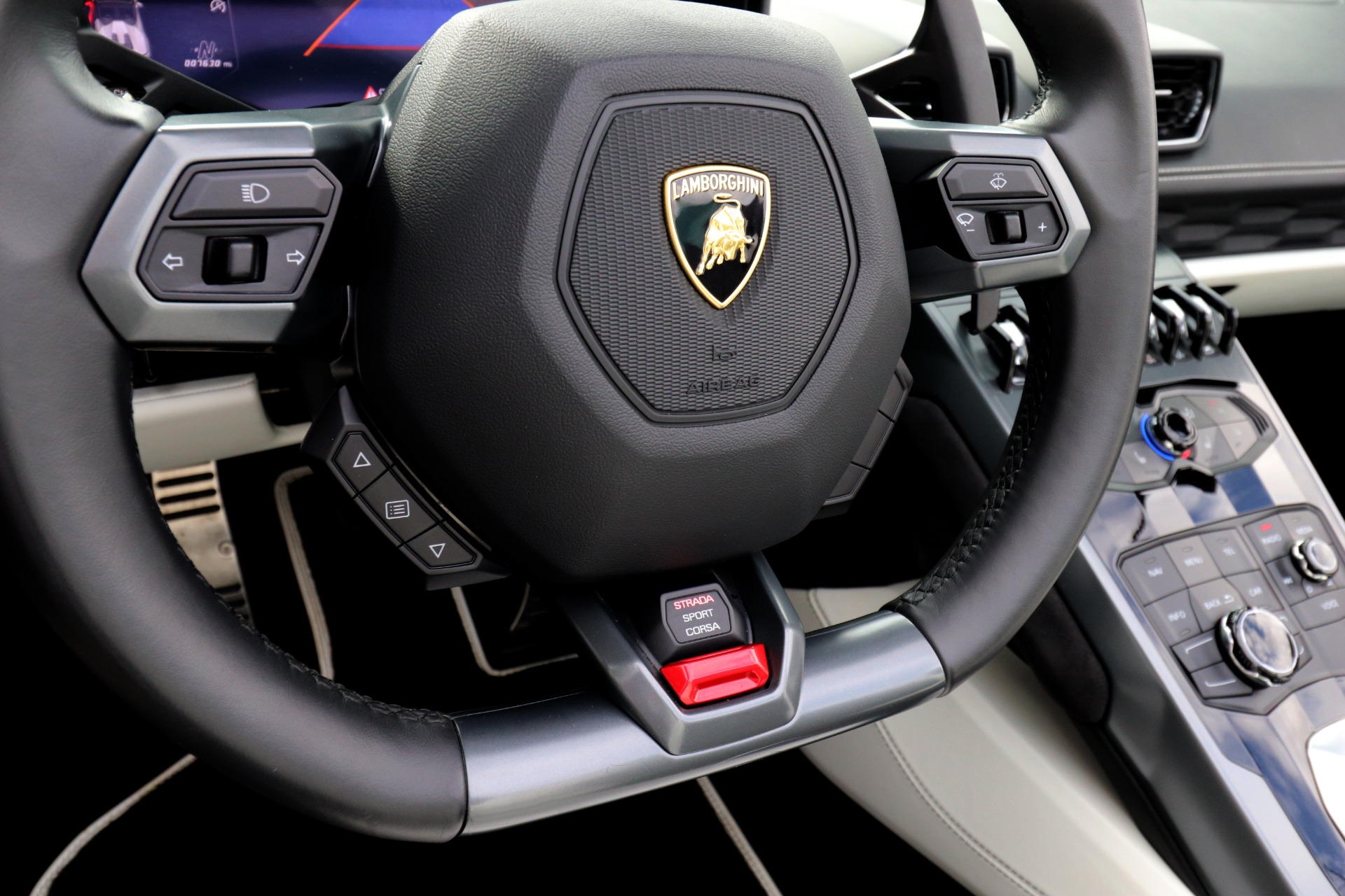 Used-2018-Lamborghini-Huracan-LP-580-2-Spyder