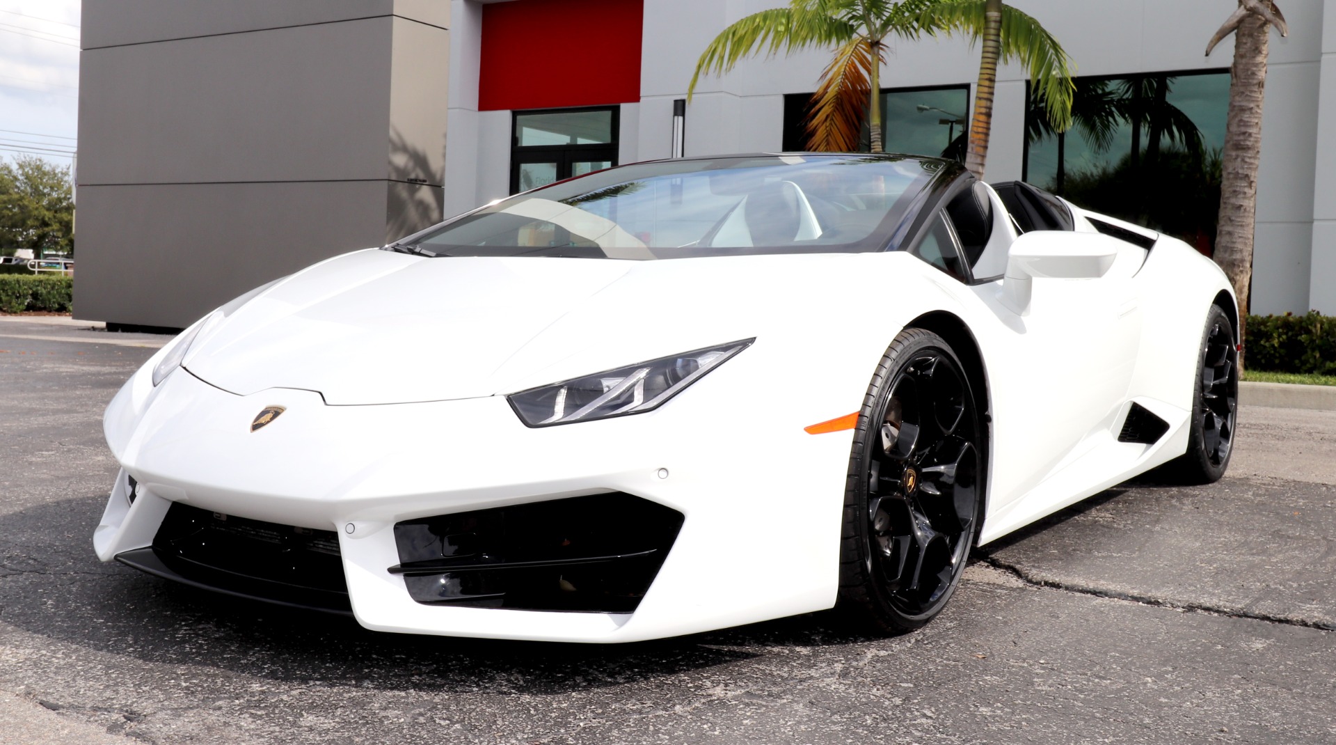 Used-2018-Lamborghini-Huracan-LP-580-2-Spyder