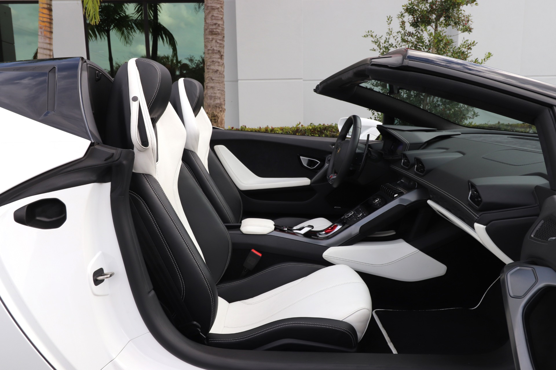 Used-2018-Lamborghini-Huracan-LP-580-2-Spyder