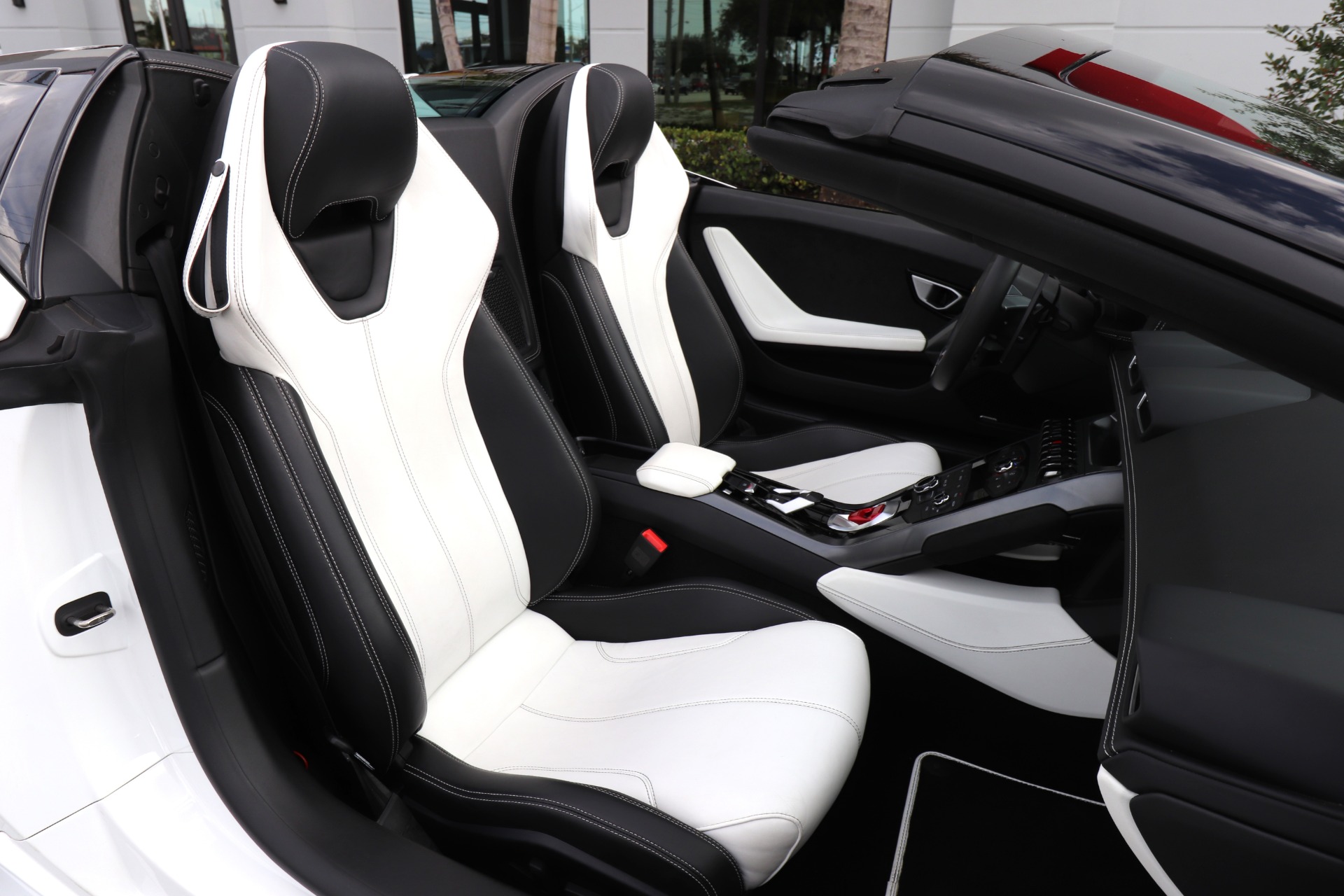 Used-2018-Lamborghini-Huracan-LP-580-2-Spyder