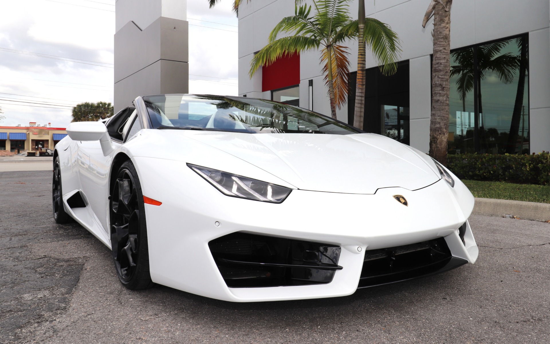 Used-2018-Lamborghini-Huracan-LP-580-2-Spyder