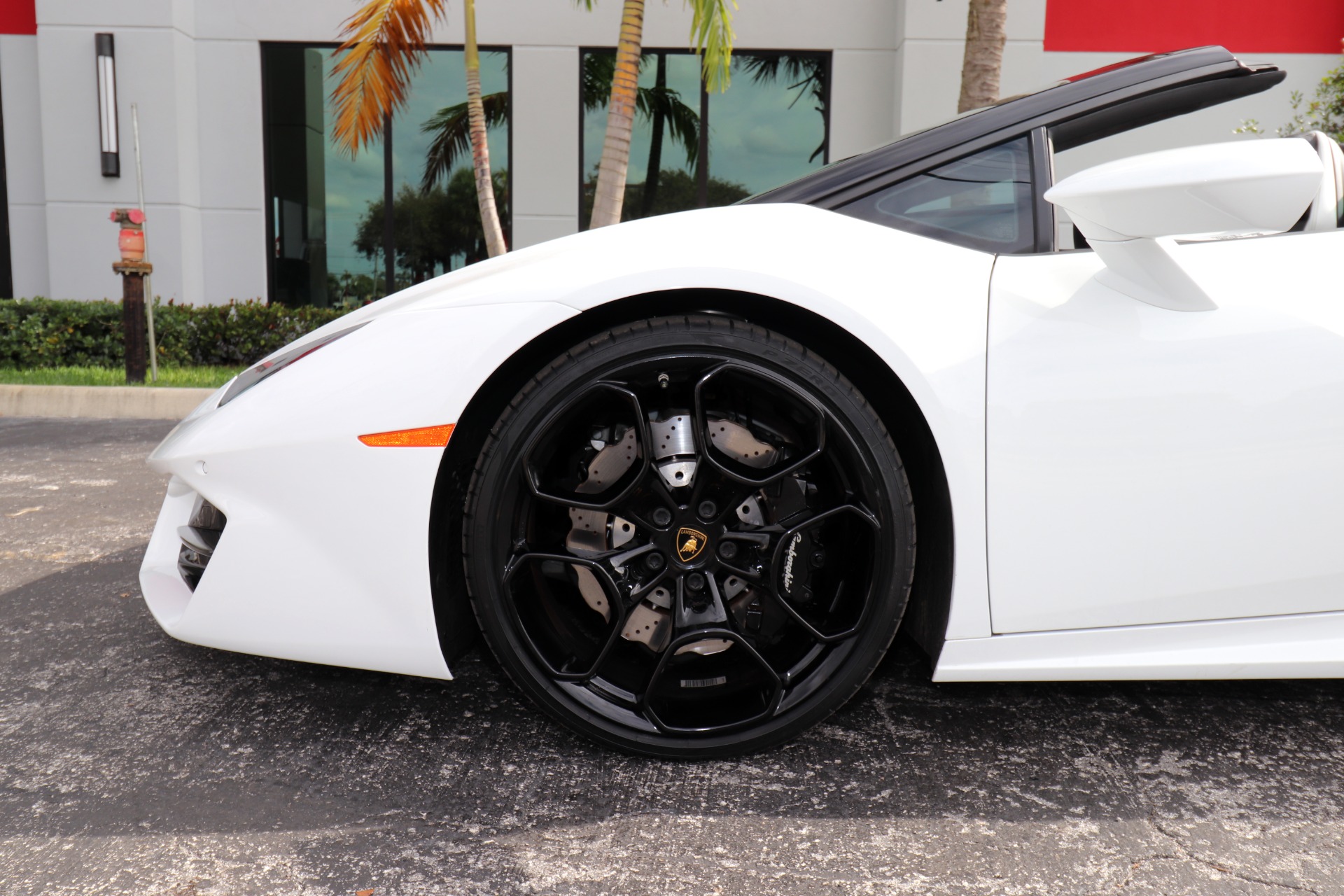 Used-2018-Lamborghini-Huracan-LP-580-2-Spyder