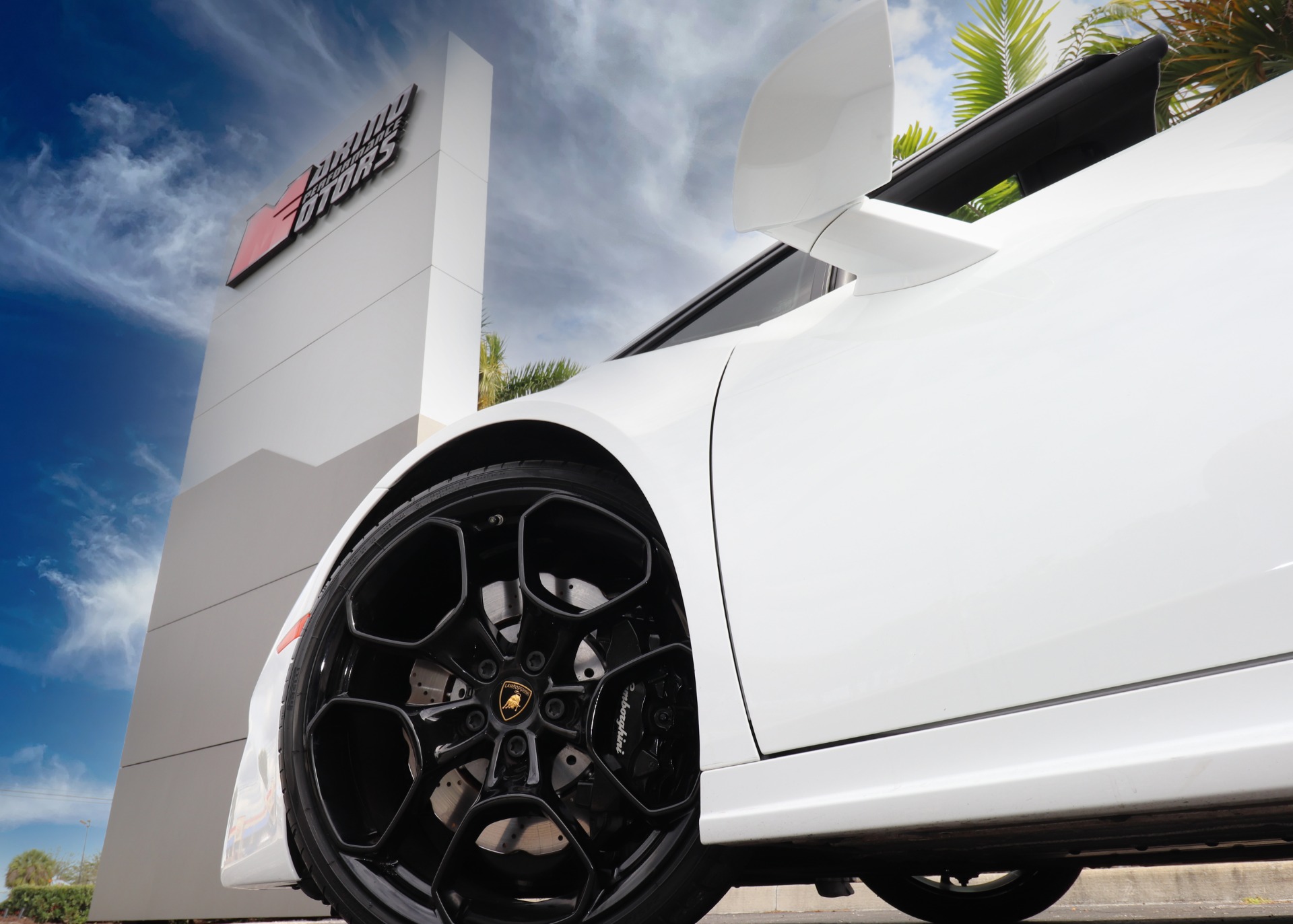 Used-2018-Lamborghini-Huracan-LP-580-2-Spyder