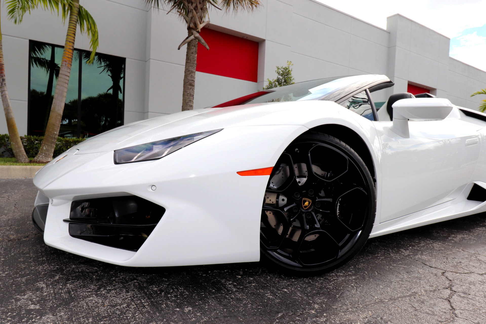 Used-2018-Lamborghini-Huracan-LP-580-2-Spyder