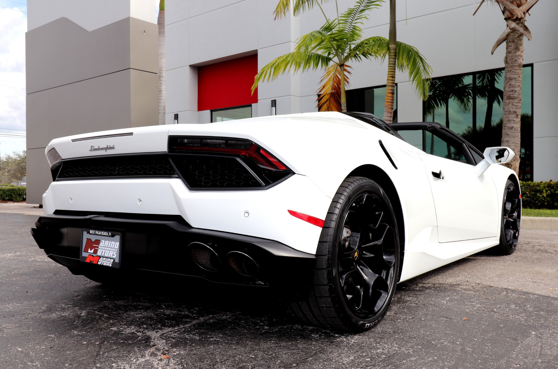 Used-2018-Lamborghini-Huracan-LP-580-2-Spyder