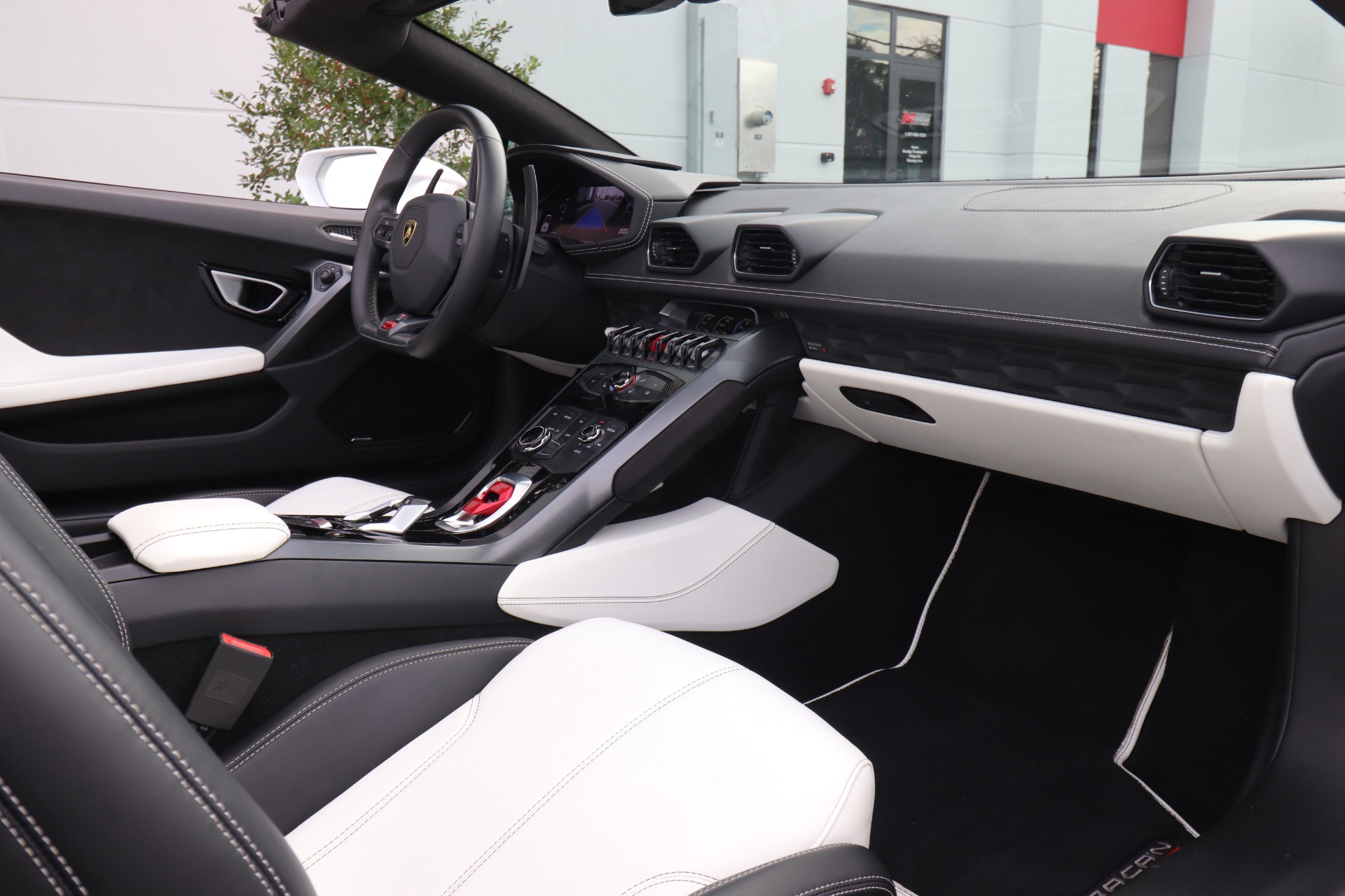 Used-2018-Lamborghini-Huracan-LP-580-2-Spyder