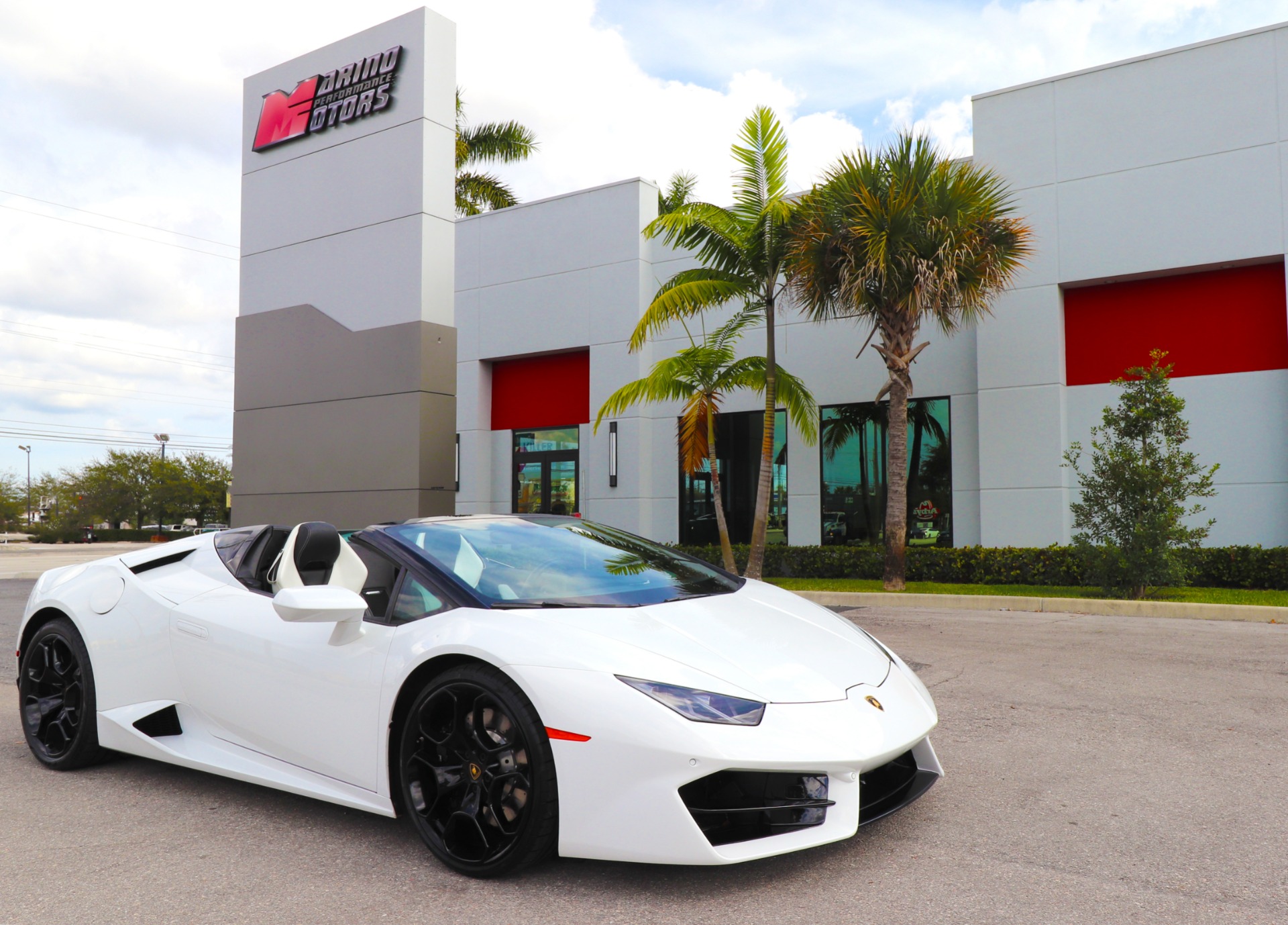 Used-2018-Lamborghini-Huracan-LP-580-2-Spyder
