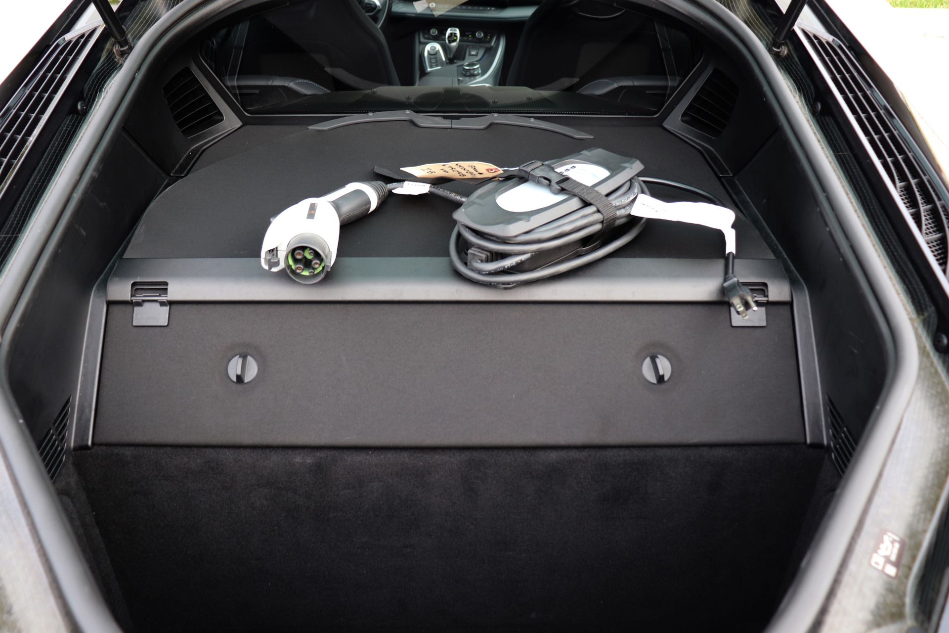 bmw i8 front trunk