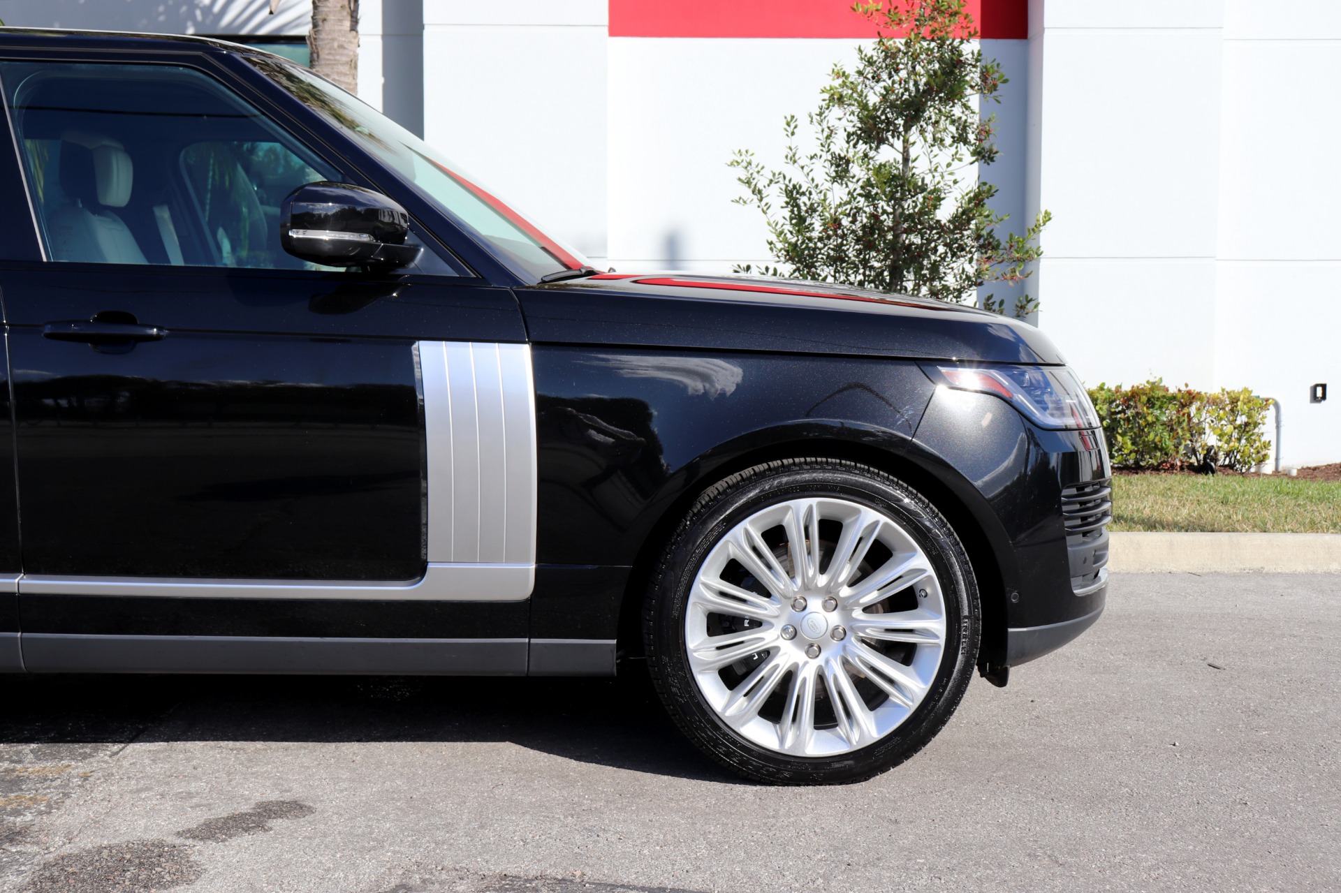 Used-2019-Land-Rover-Range-Rover-Supercharged