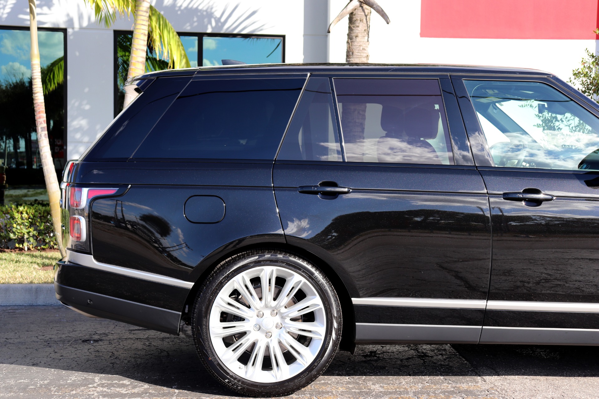Used-2019-Land-Rover-Range-Rover-Supercharged