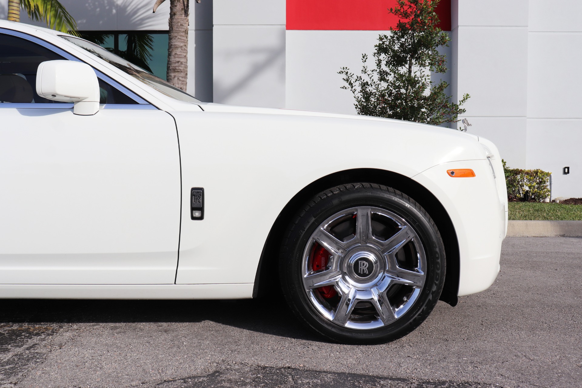 Used-2011-Rolls-Royce-Ghost
