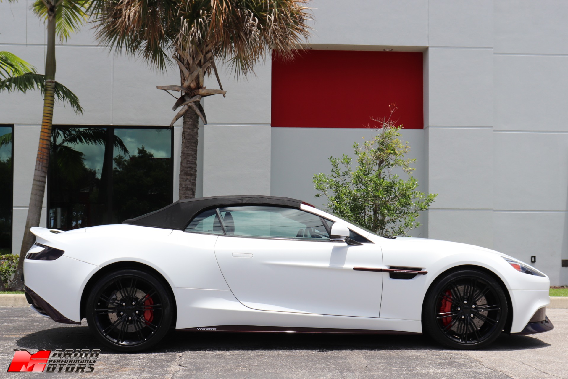 Used-2014-Aston-Martin-Vanquish-Volante