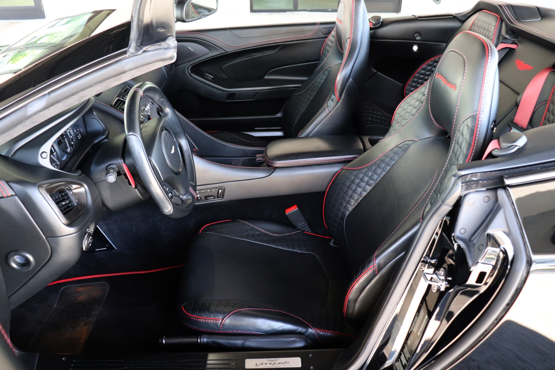 Used-2014-Aston-Martin-Vanquish-Volante