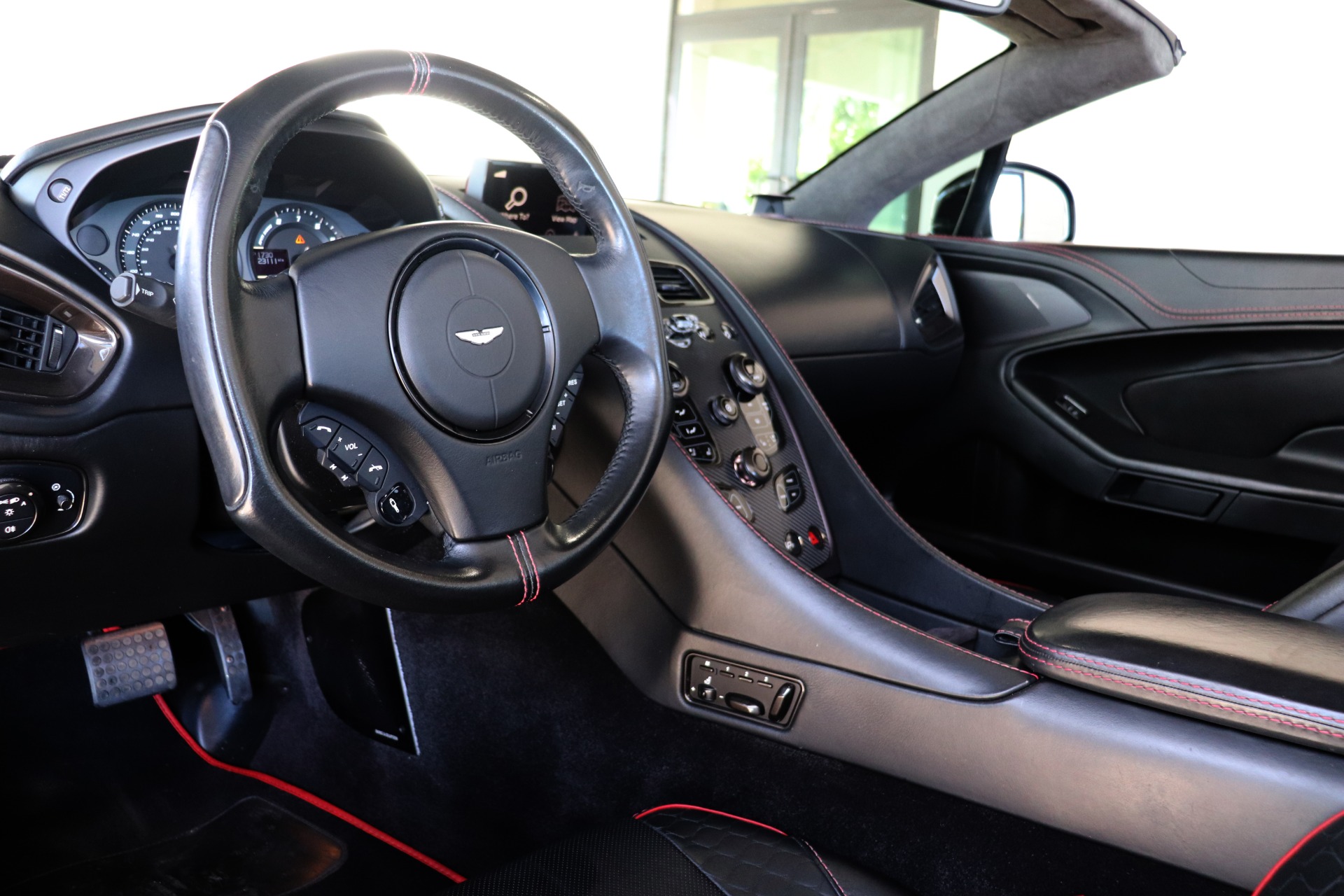 Used-2014-Aston-Martin-Vanquish-Volante
