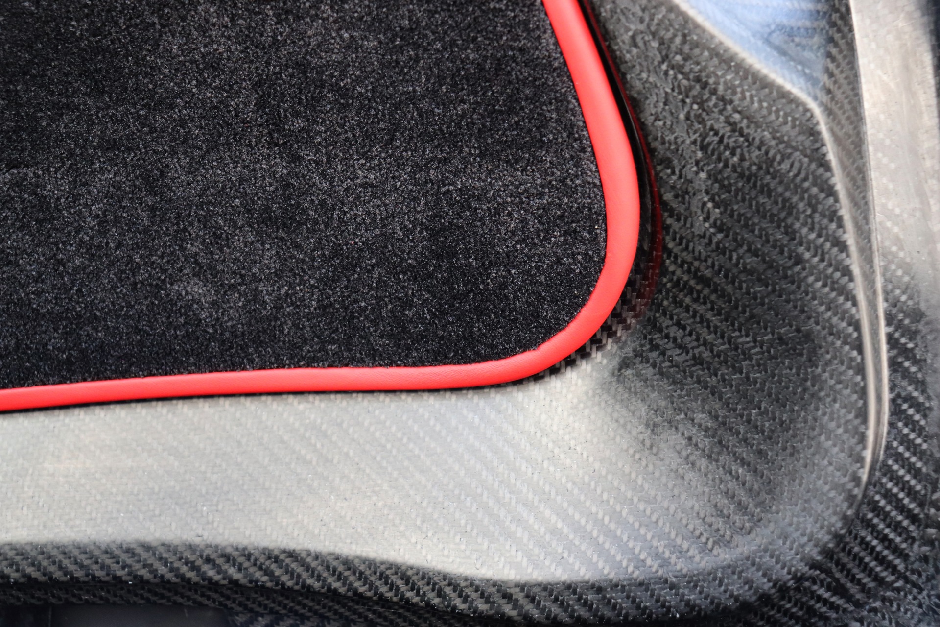 Used-2014-Aston-Martin-Vanquish-Volante