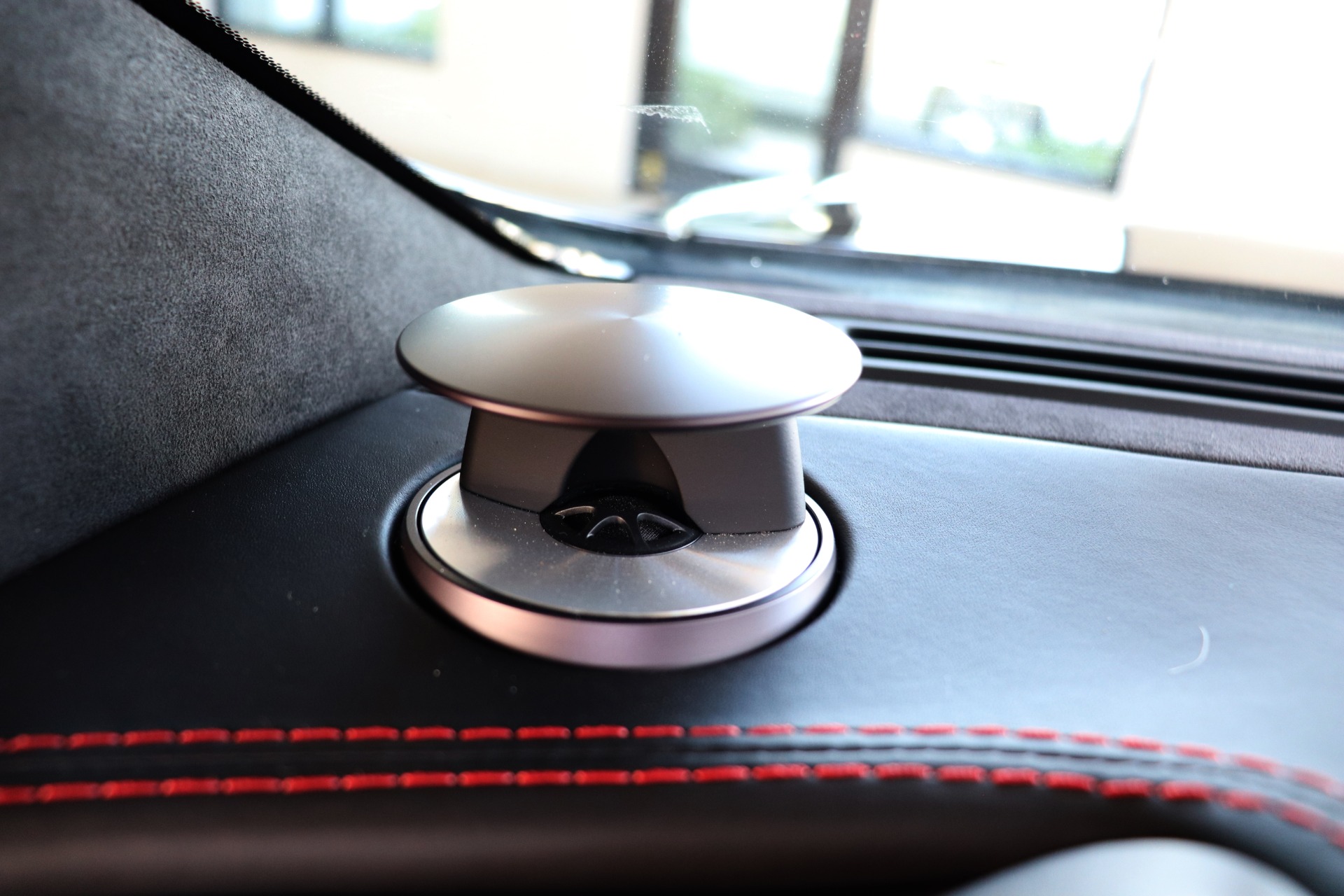 Used-2014-Aston-Martin-Vanquish-Volante