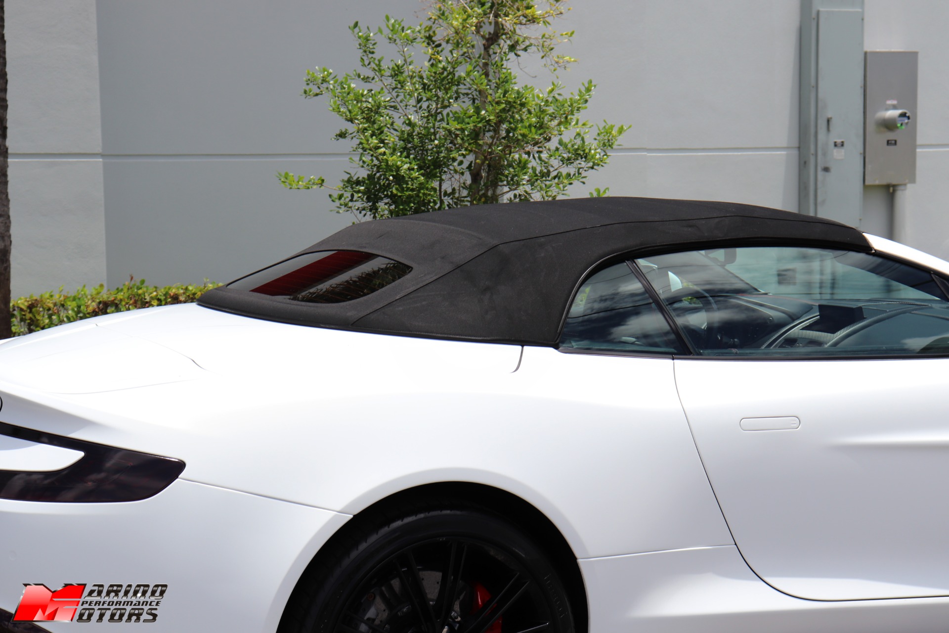 Used-2014-Aston-Martin-Vanquish-Volante