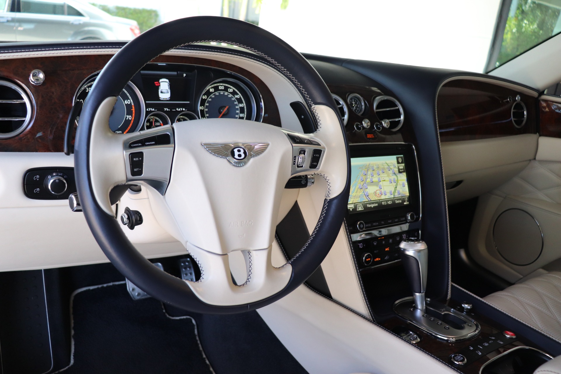 Used-2015-Bentley-Flying-Spur-V8